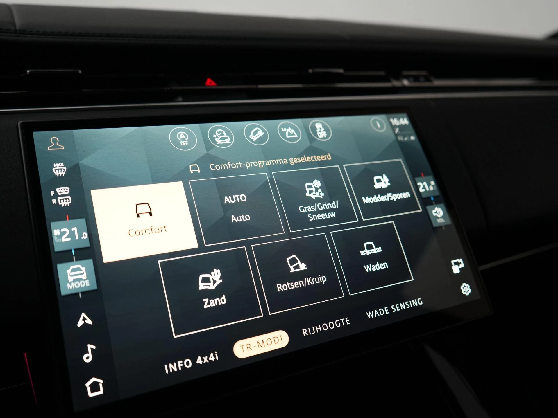 Land Rover-Range Rover Sport-image-28