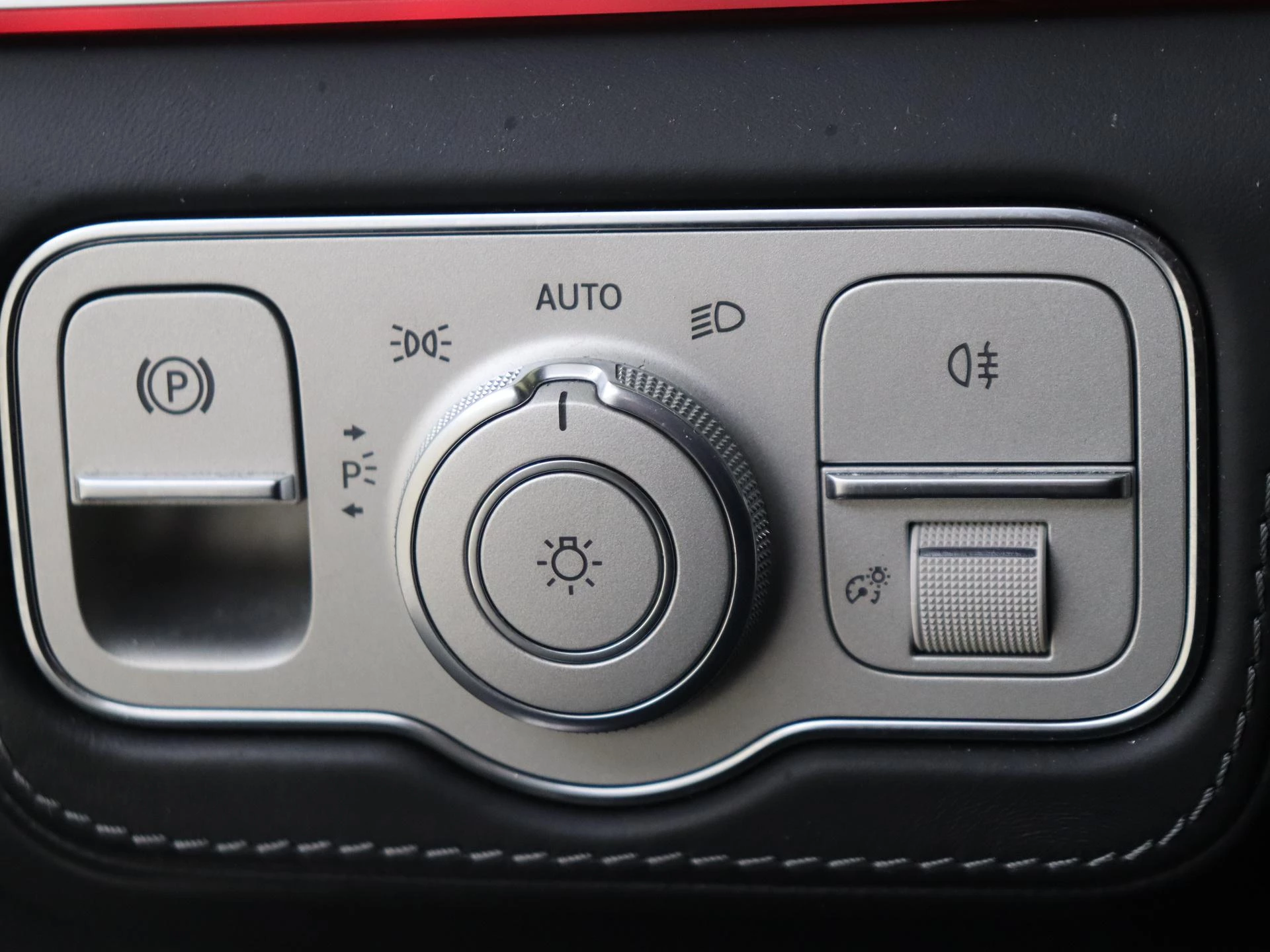 Mercedes-Benz-GLE-image-33