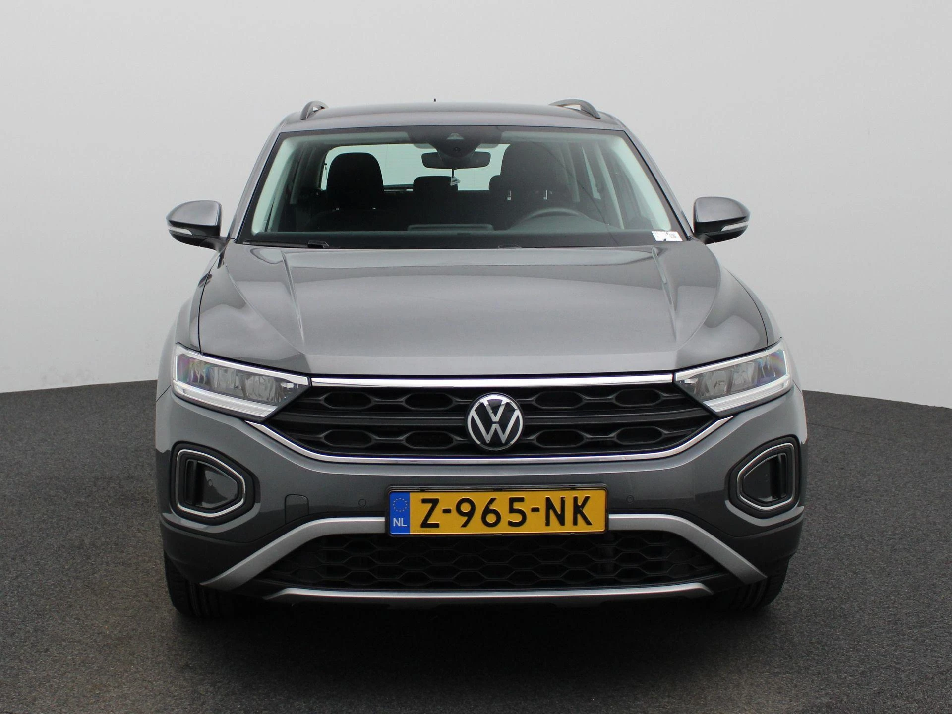 Volkswagen-T-Roc-image-2