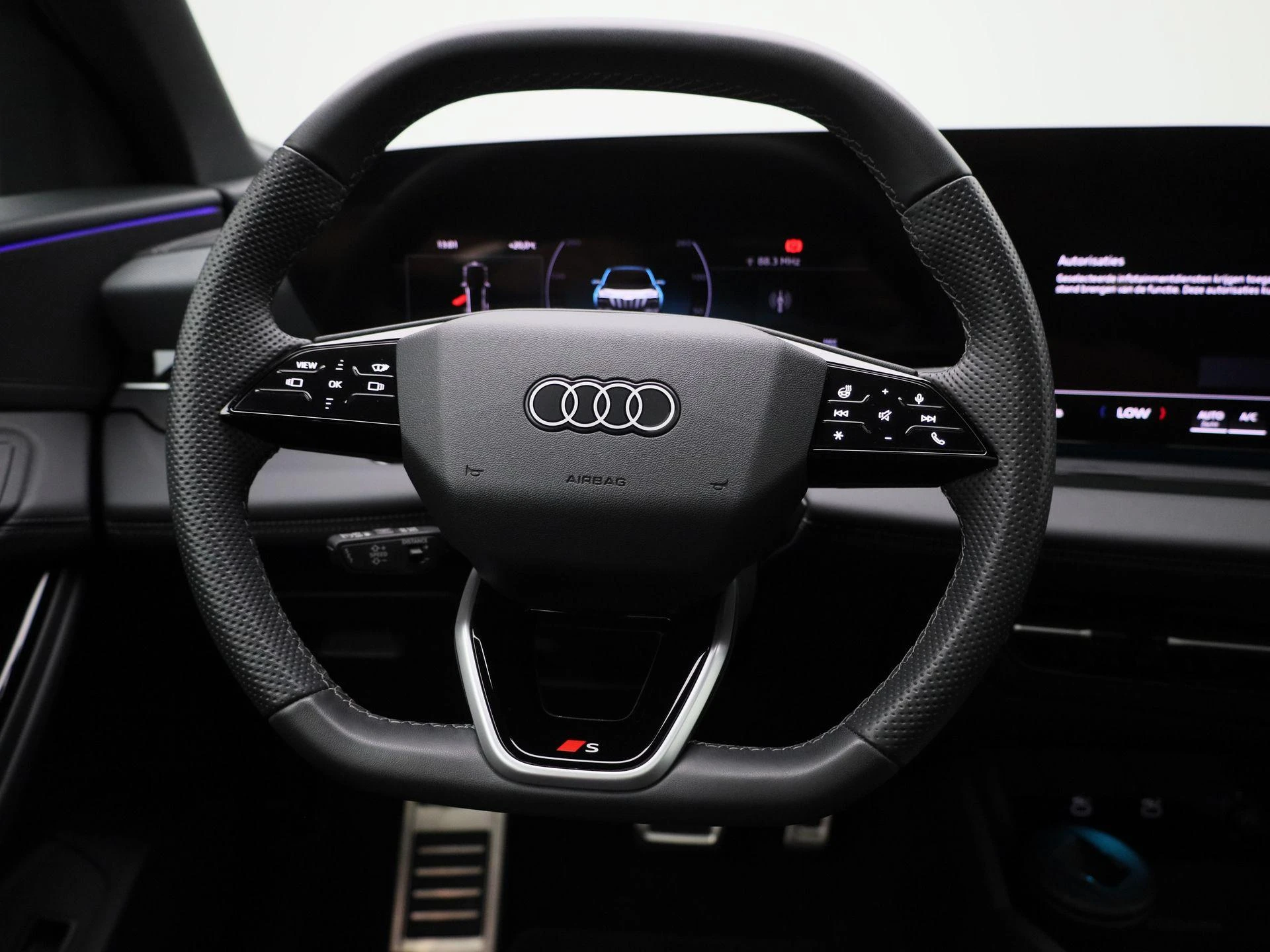 Audi-Q6 e-tron-image-7