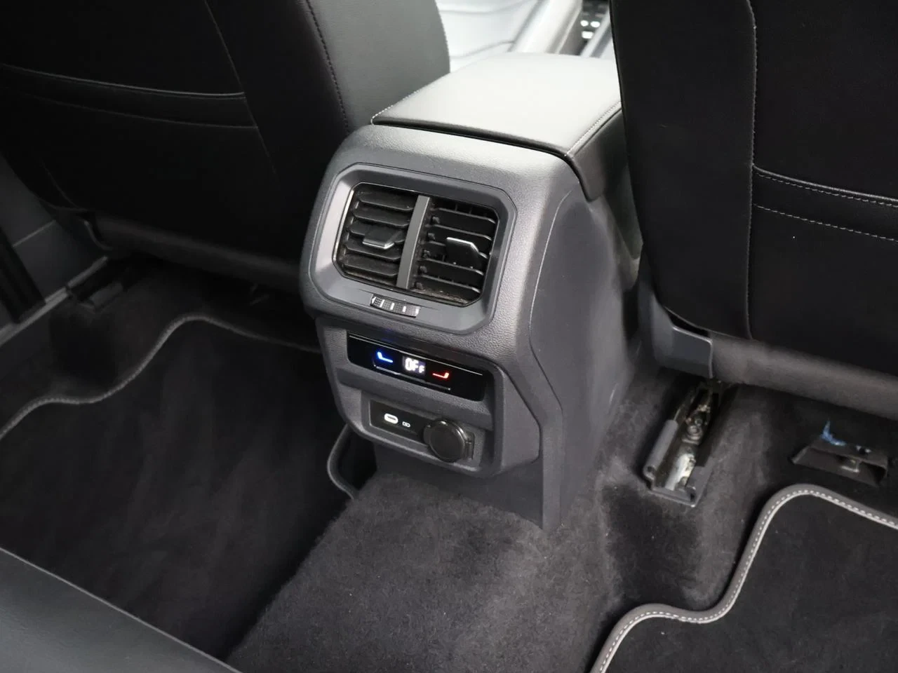 Volkswagen-Tiguan Allspace-image-26