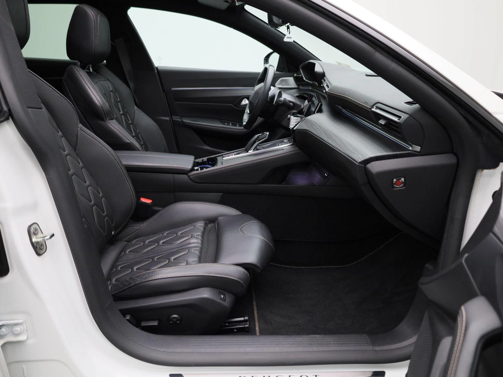 Peugeot-508-image-45