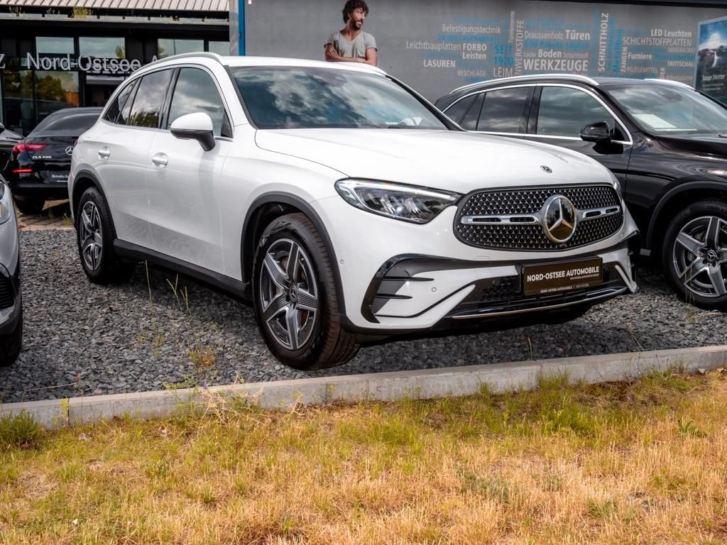 Mercedes-Benz-GLC 300 d-image-4