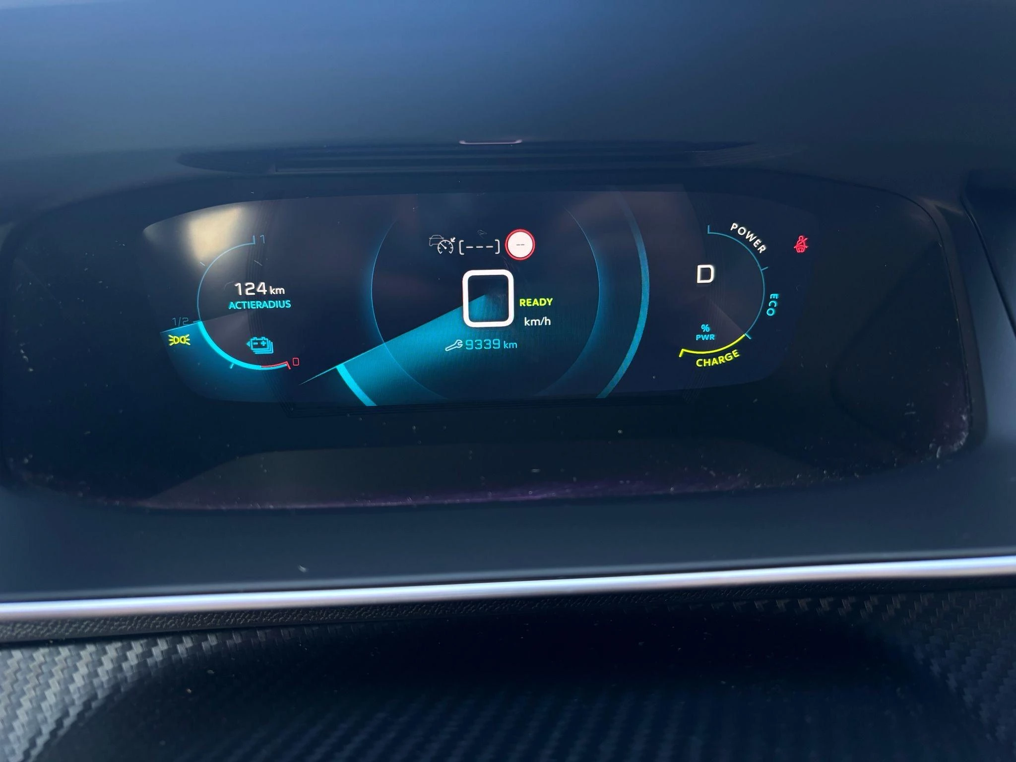 Peugeot-e-208-image-17