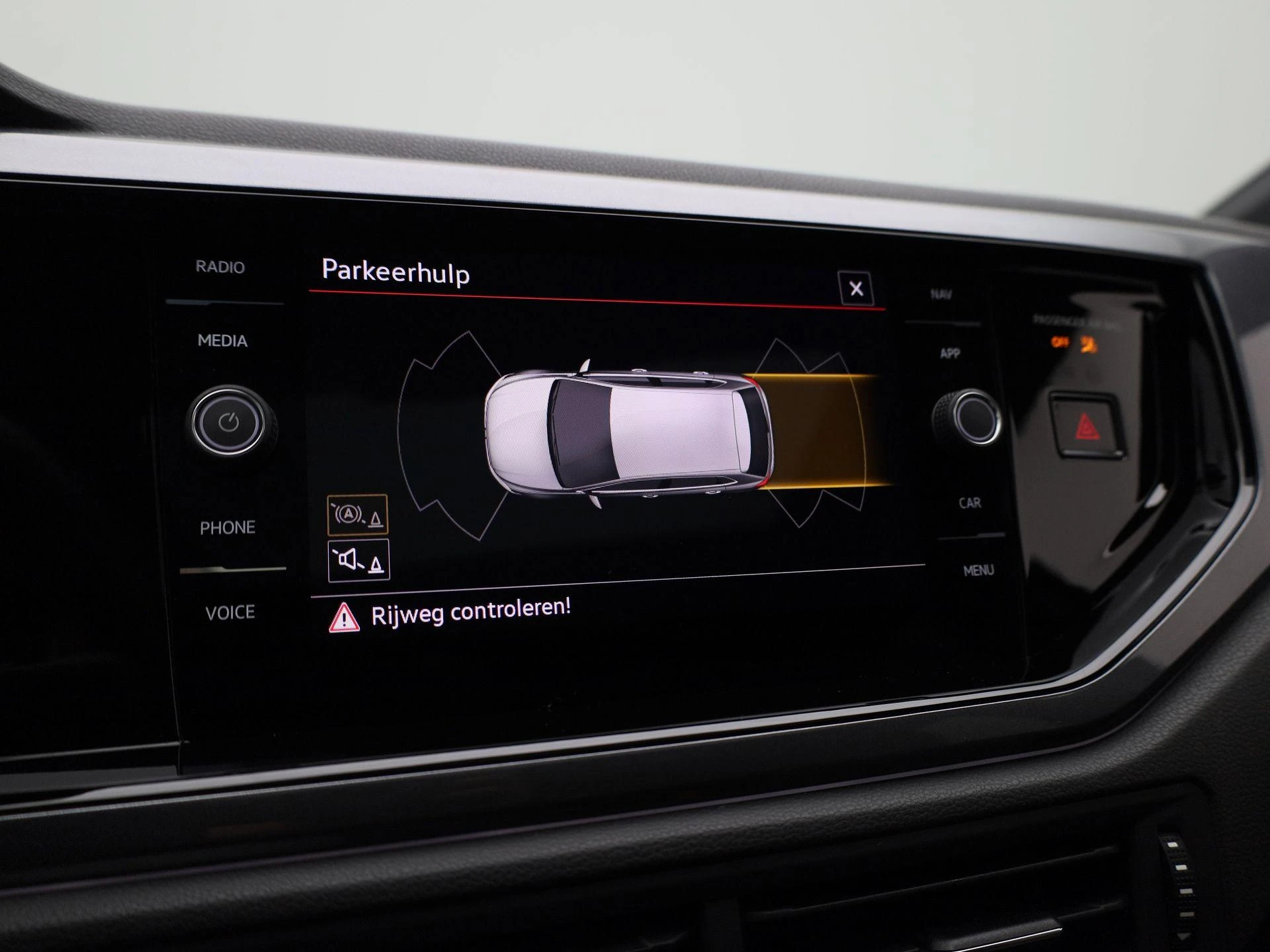 Volkswagen-Polo-image-24