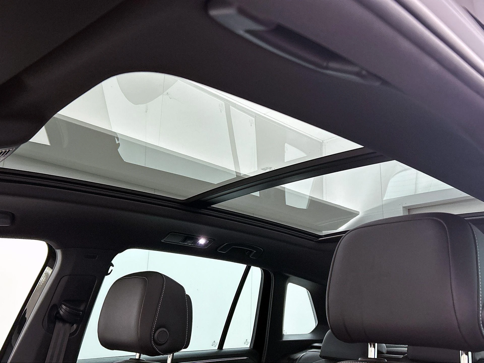 Volkswagen-Tiguan-image-37