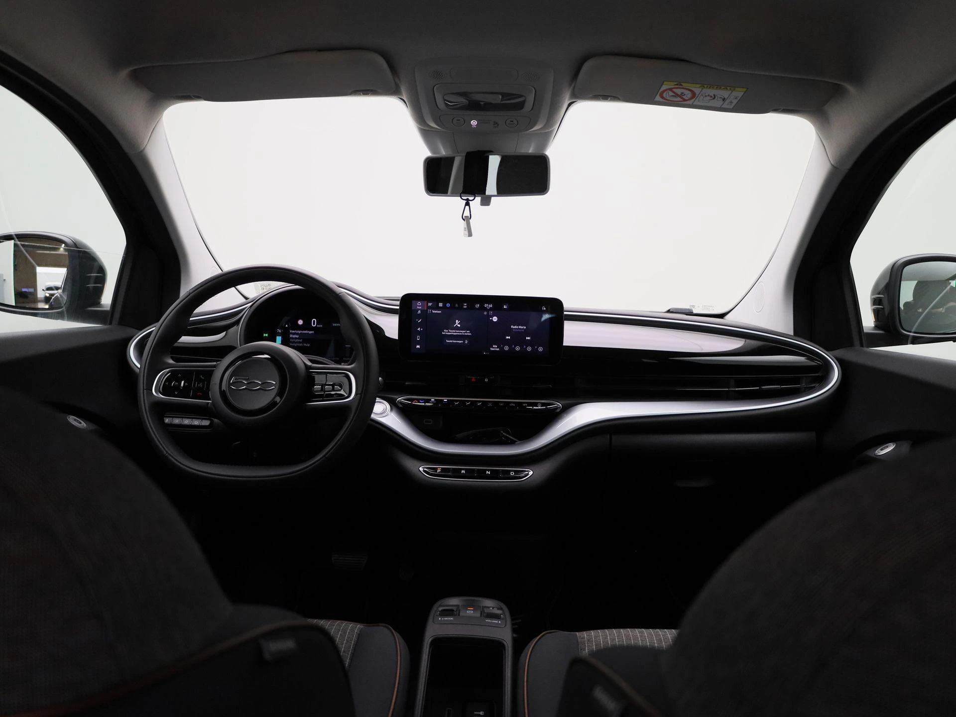 Fiat-500e-image-6