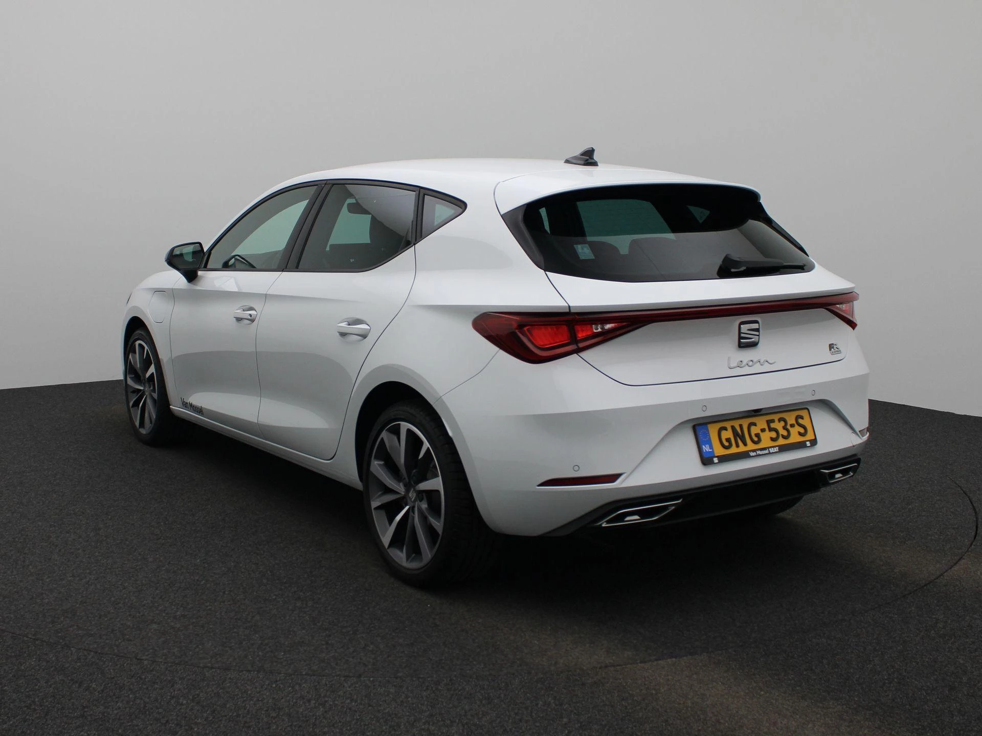 SEAT-Leon-image-1