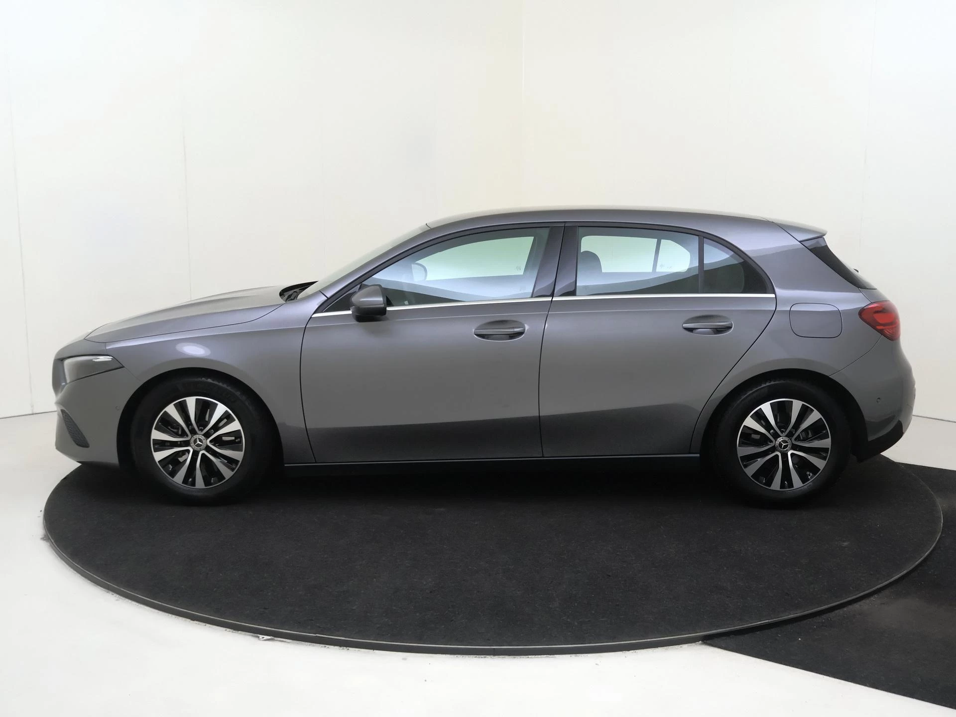 Mercedes-Benz-A-Klasse-image-7