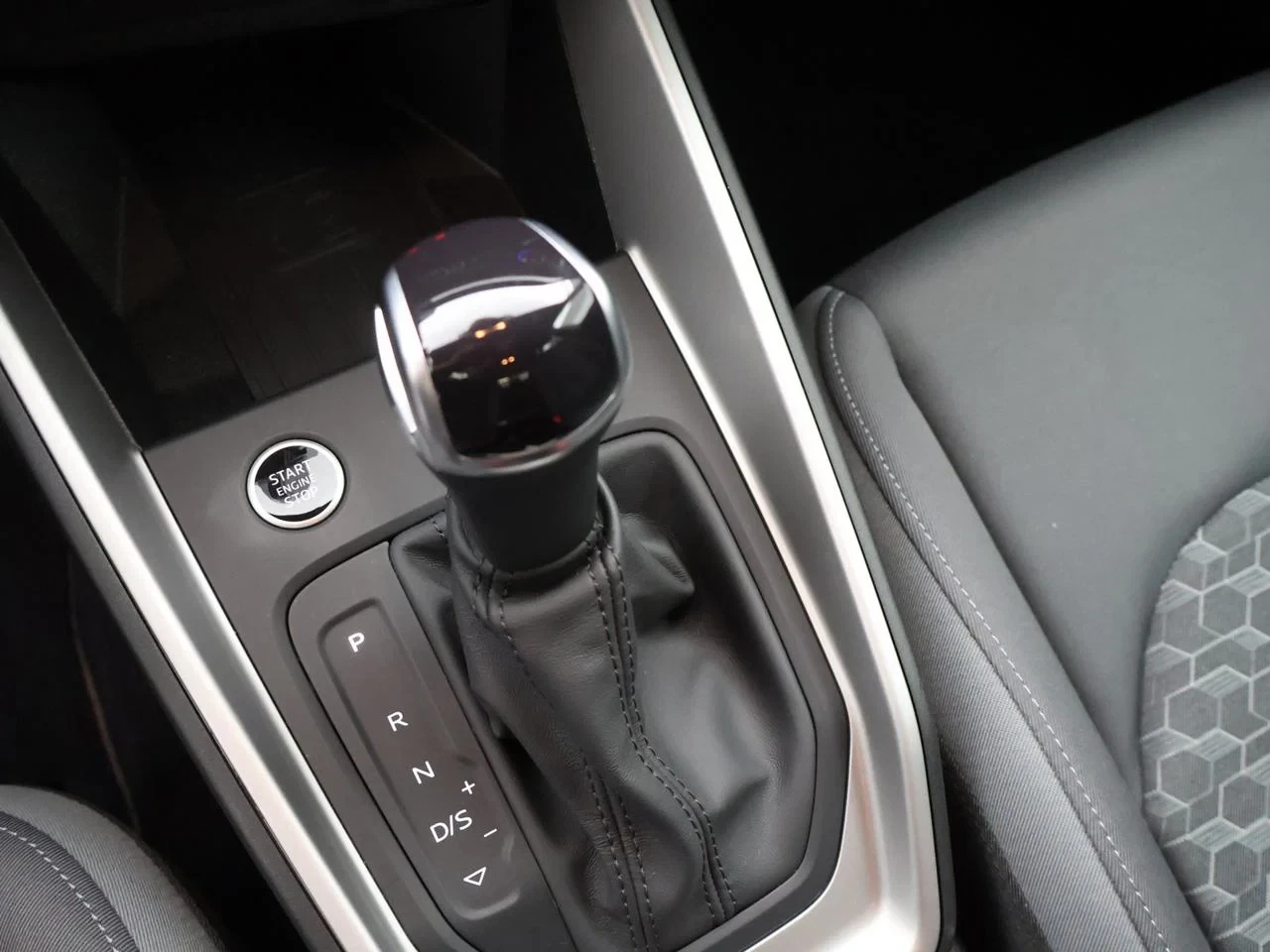 Audi A1 Sportback A1 Sportback 25TFSI S LINE 95PK *AUTOMAAT*CAMERA*VIRTUAL COCKPIT*PDC*ACC*KEYLESS GO*APP-CONNECT*ZETELVERWARMING*...*