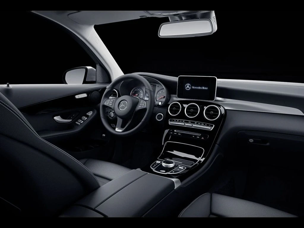 Mercedes-Benz-GLC 220 d-image-11