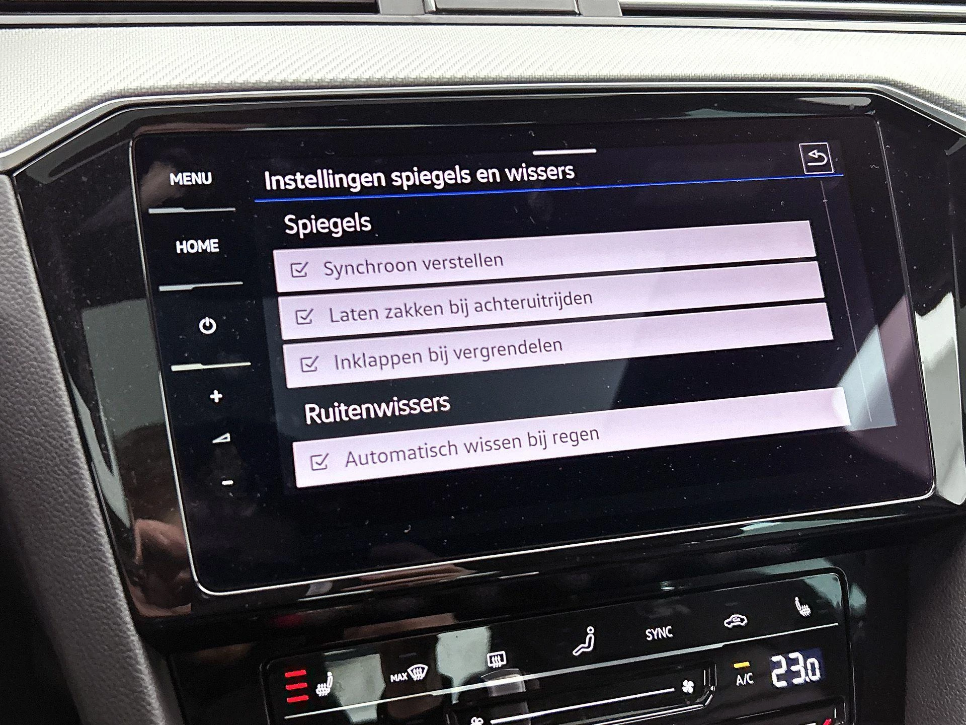 Volkswagen-Passat-image-15