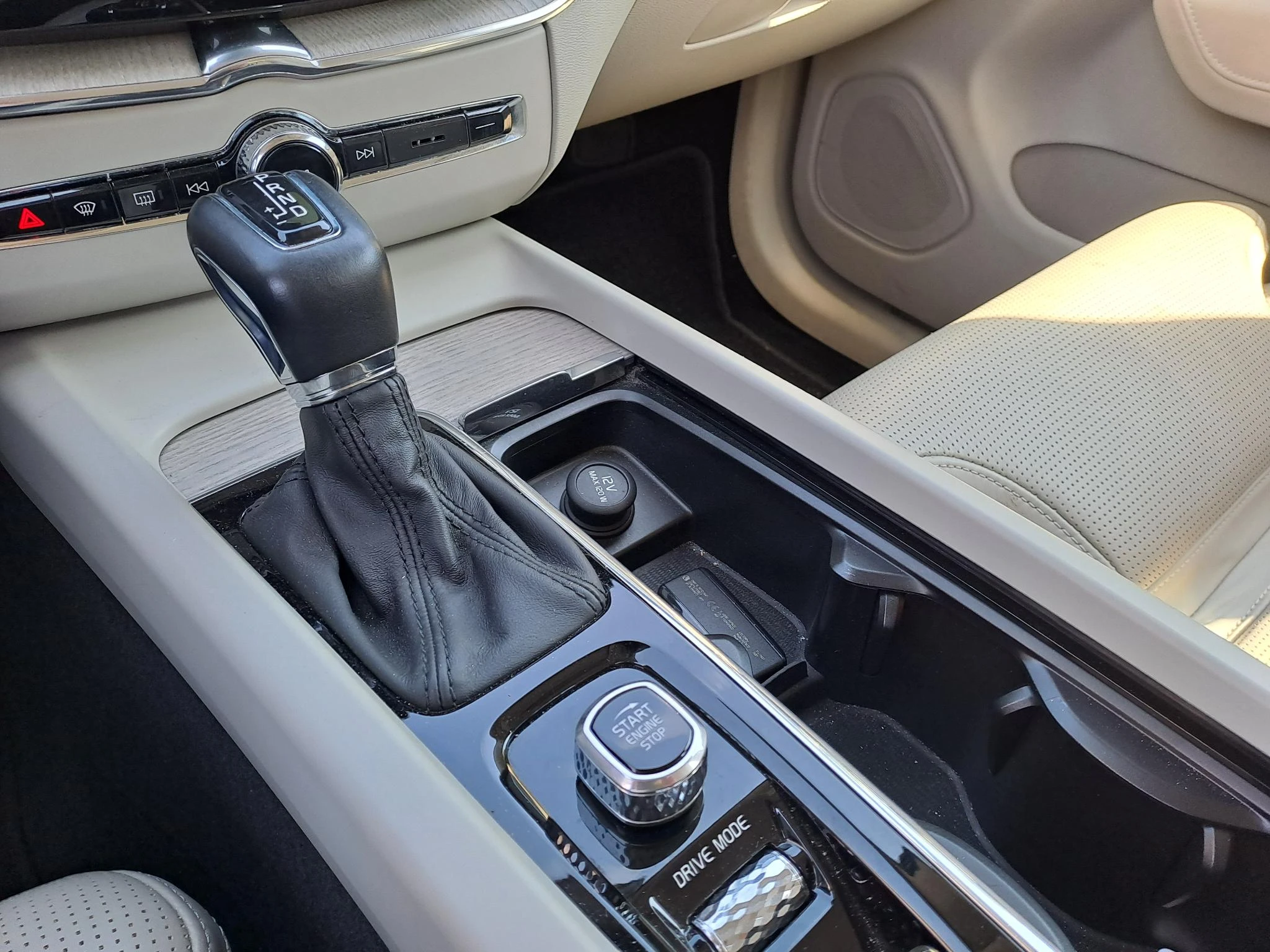 Volvo-XC60-image-15