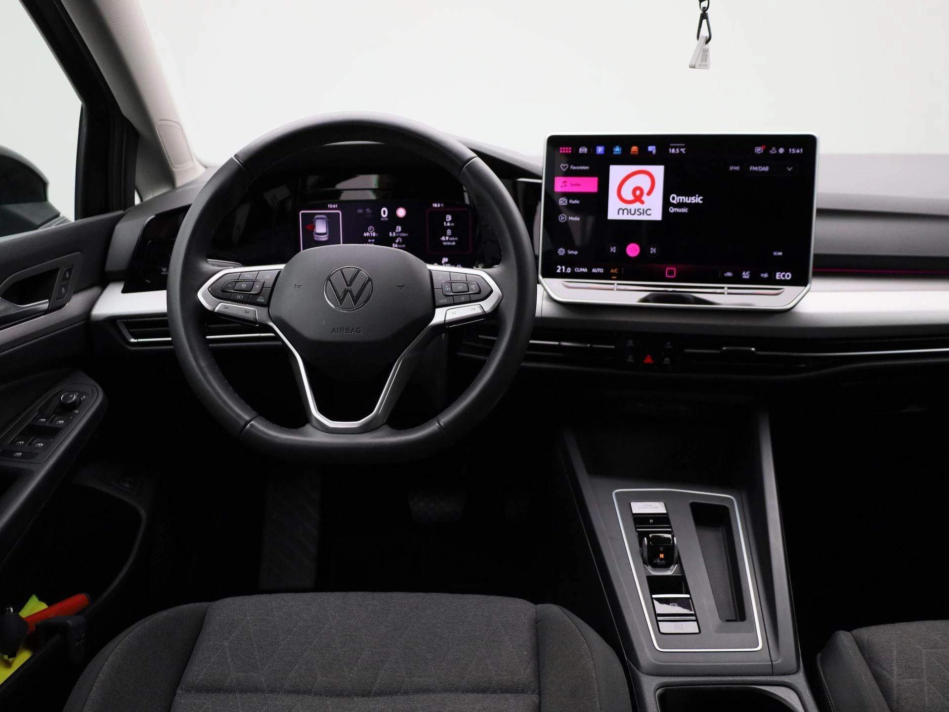 Volkswagen-Golf-image-6