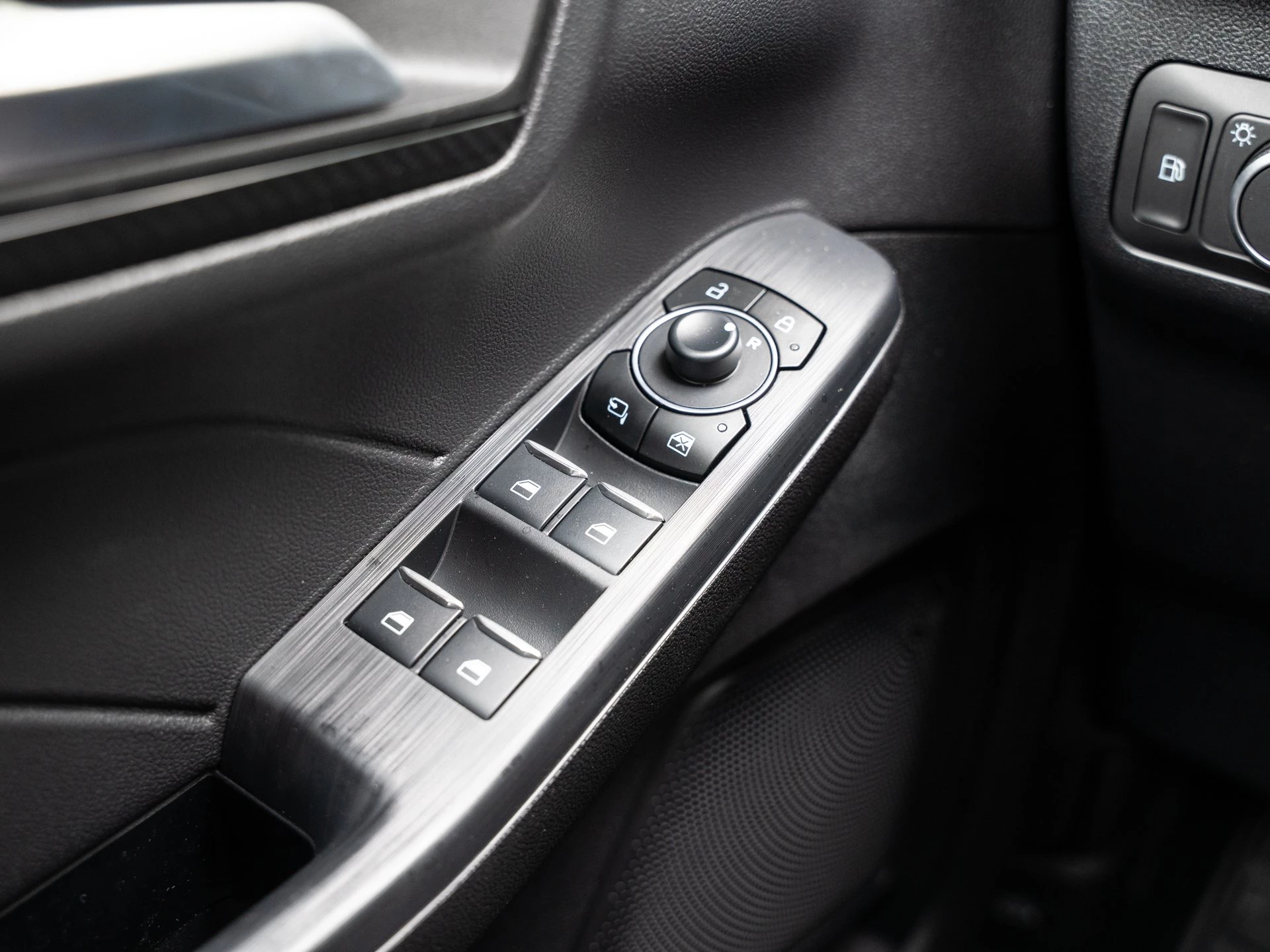 Ford Kuga ST-Line 2.5 Duratec Plug-in-Hybrid MJ 2026.25 *Aktion Lieferung bis 30.06.2026*