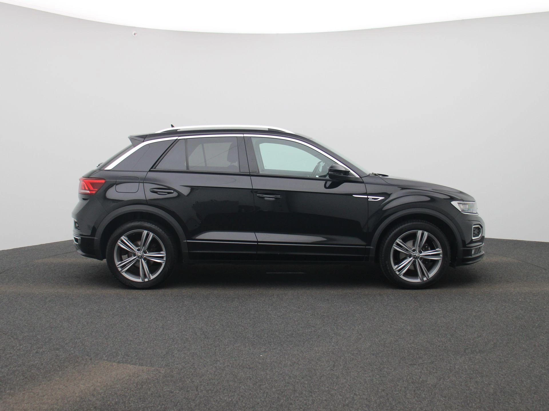 Volkswagen-T-Roc-image-5