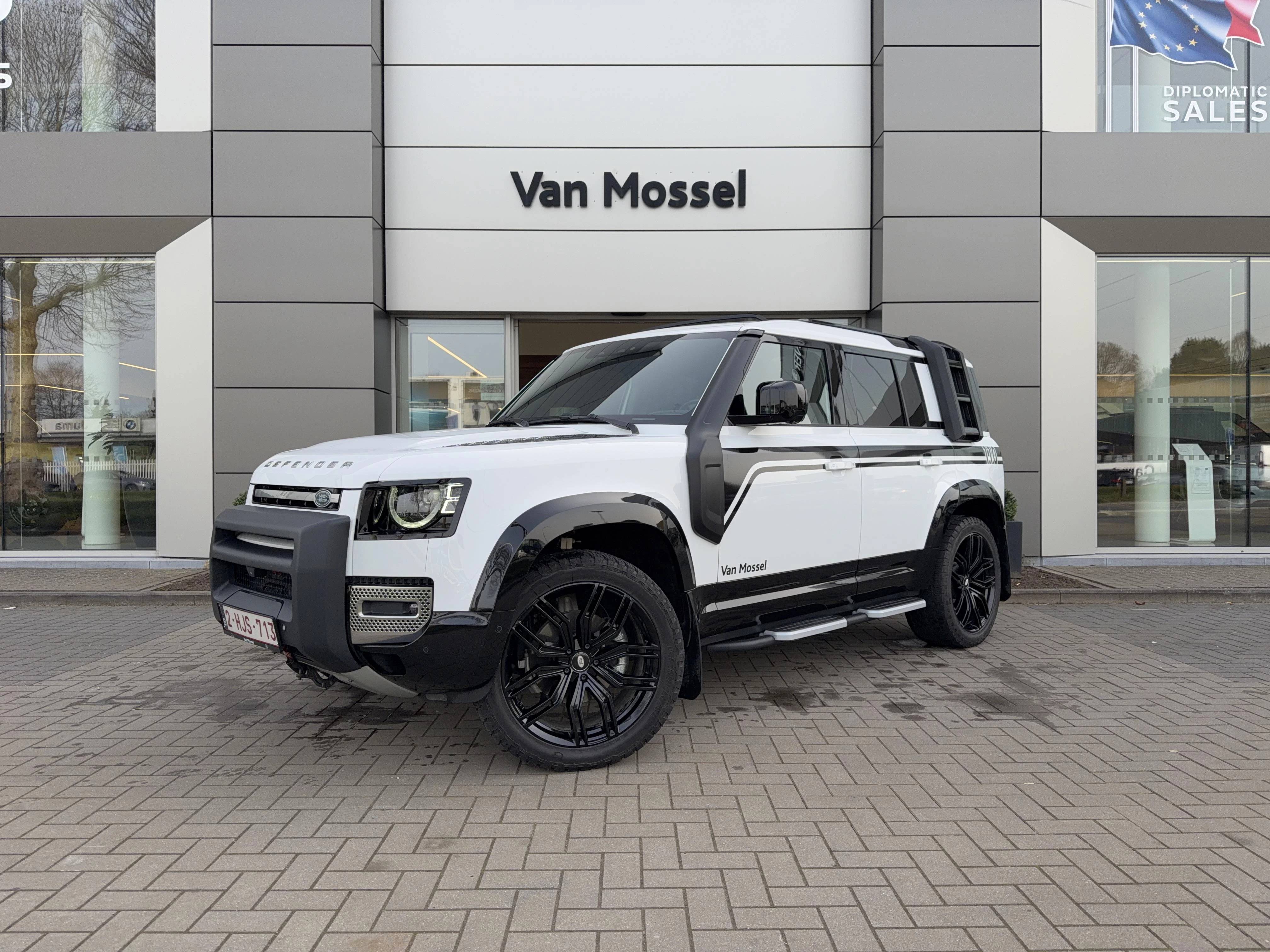 Land Rover-Defender-image-0