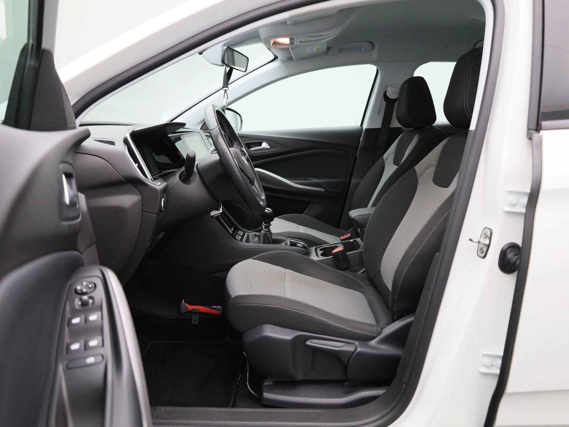 Opel-Grandland-image-10