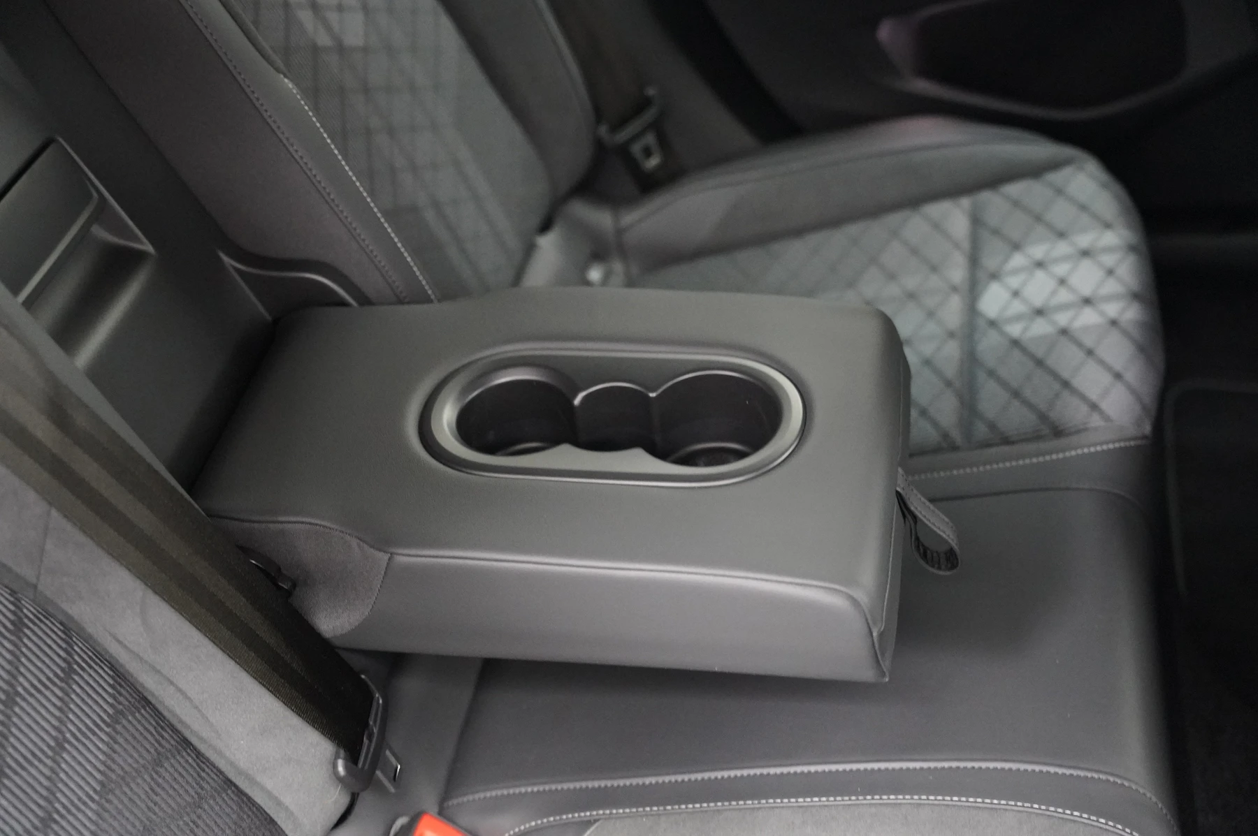 Volkswagen-Golf-image-10