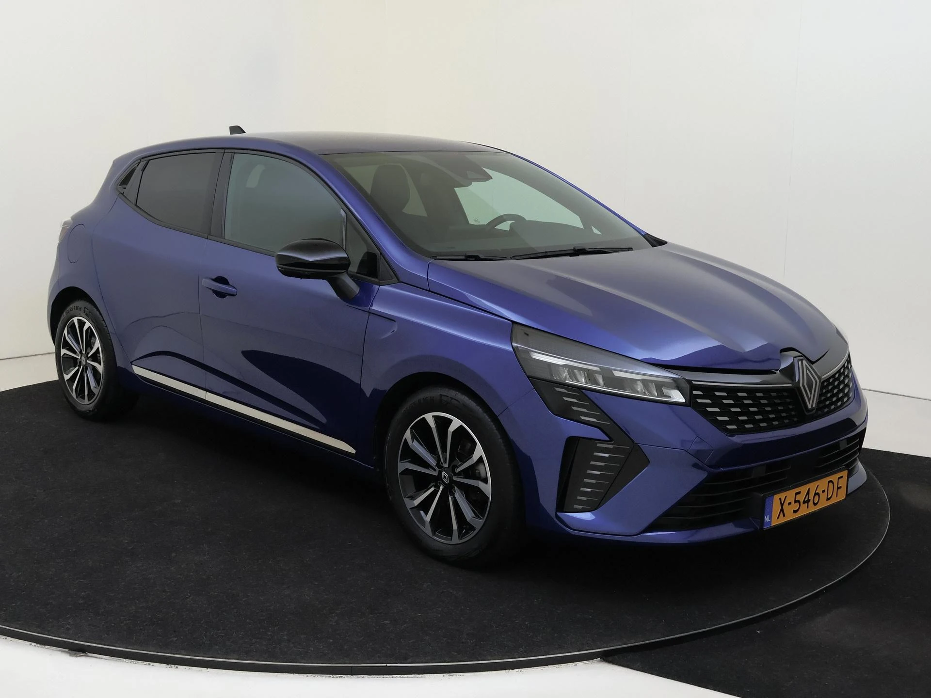 Renault-Clio-image-2