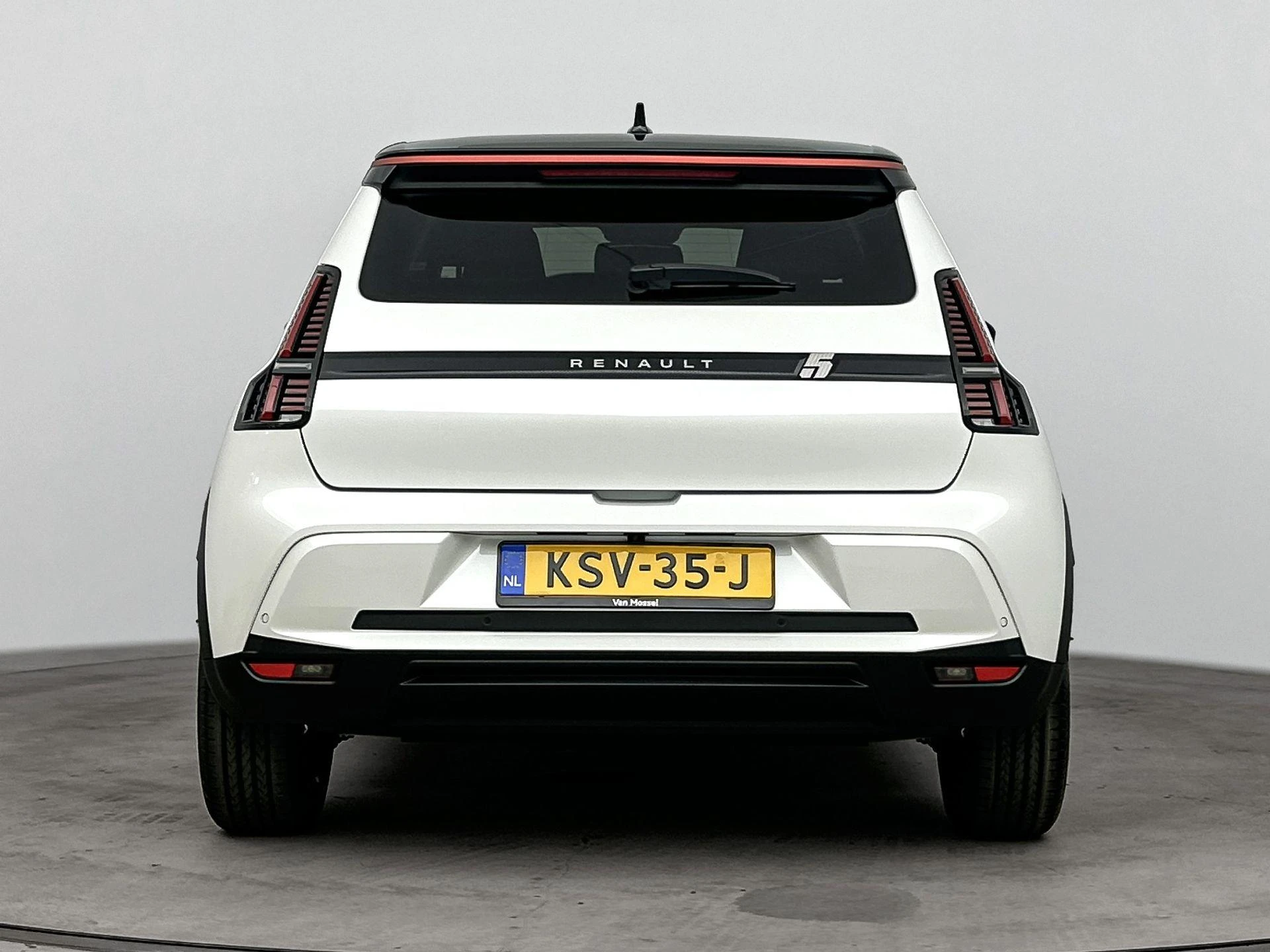Renault-5-image-2