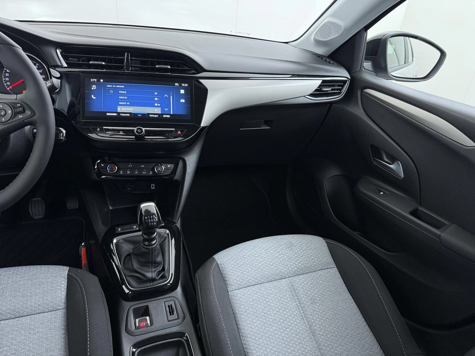 Opel-Corsa-image-17
