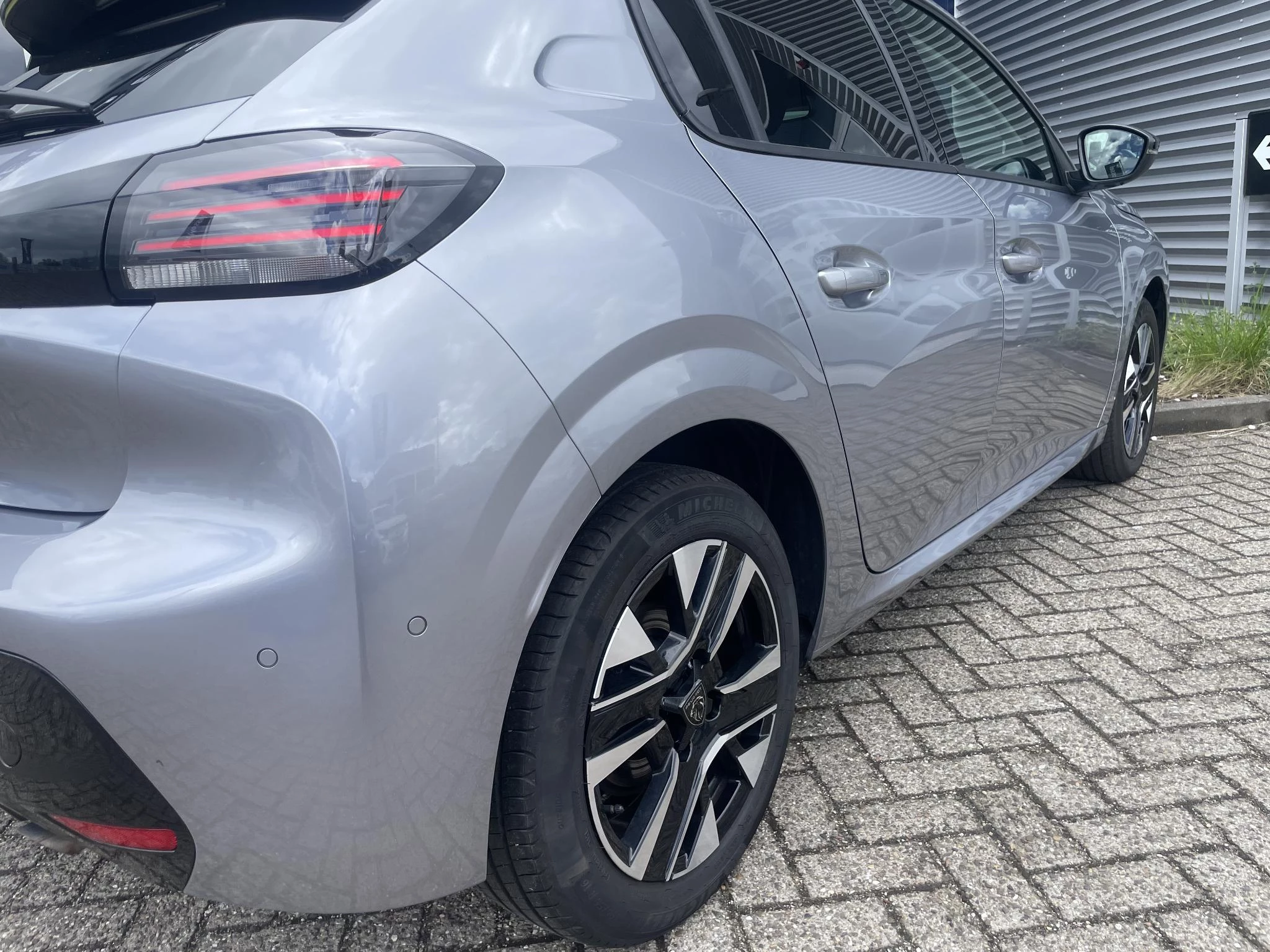 Peugeot 208 1.2 PureTech 100 Allure