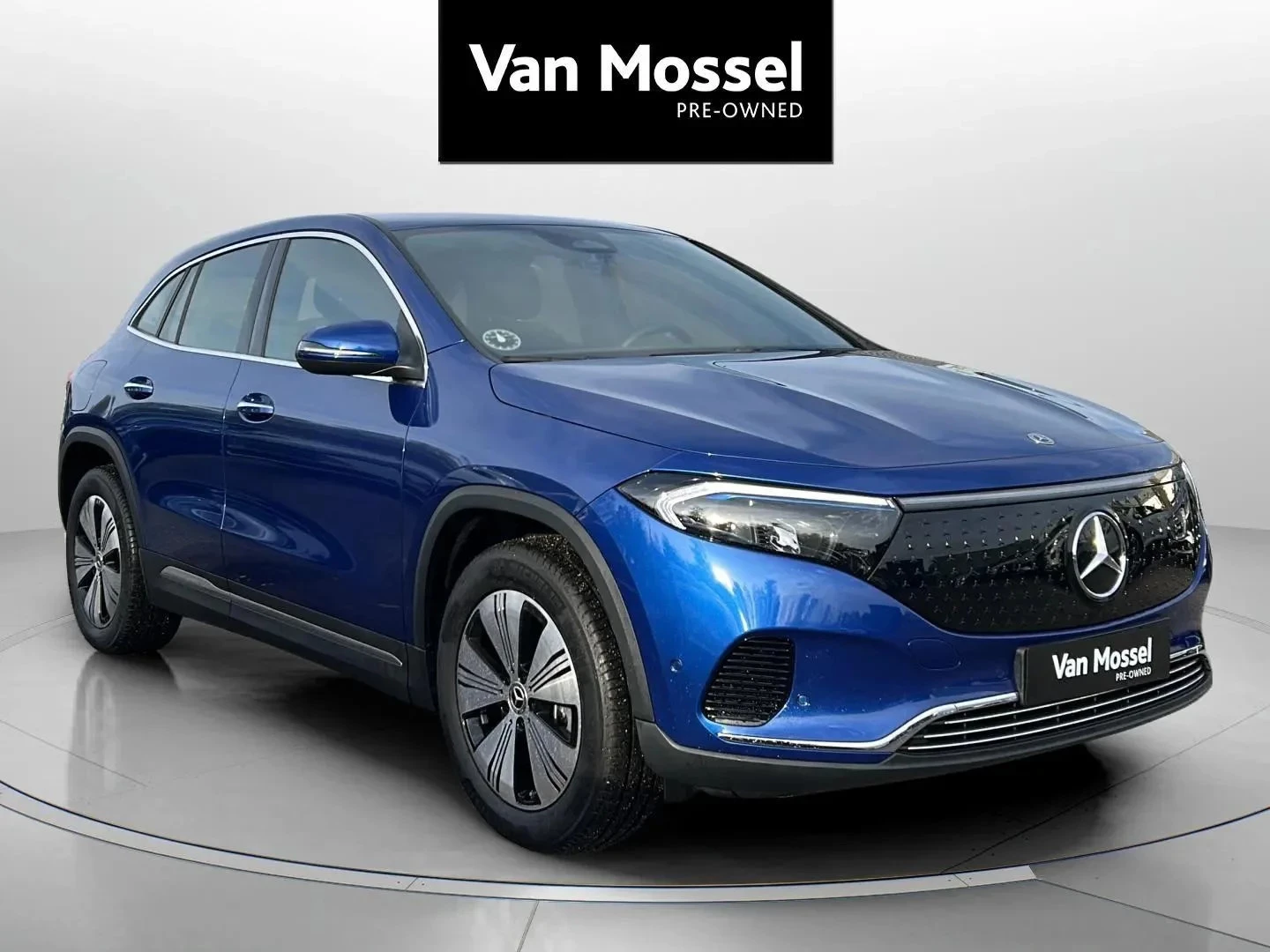 Mercedes-Benz-EQA-image-2