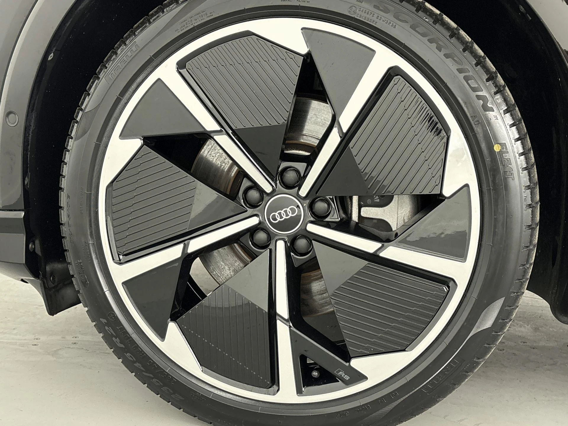 Audi-Q4 e-tron-image-24