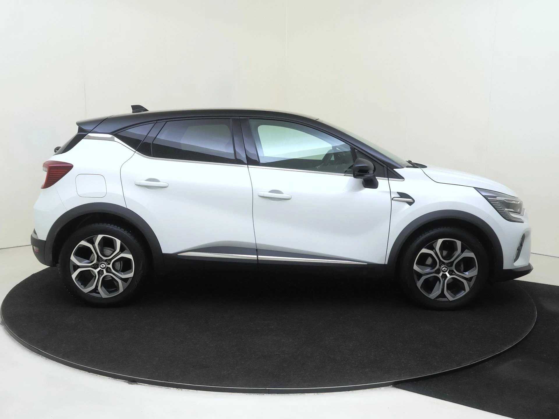 Renault-Captur-image-8