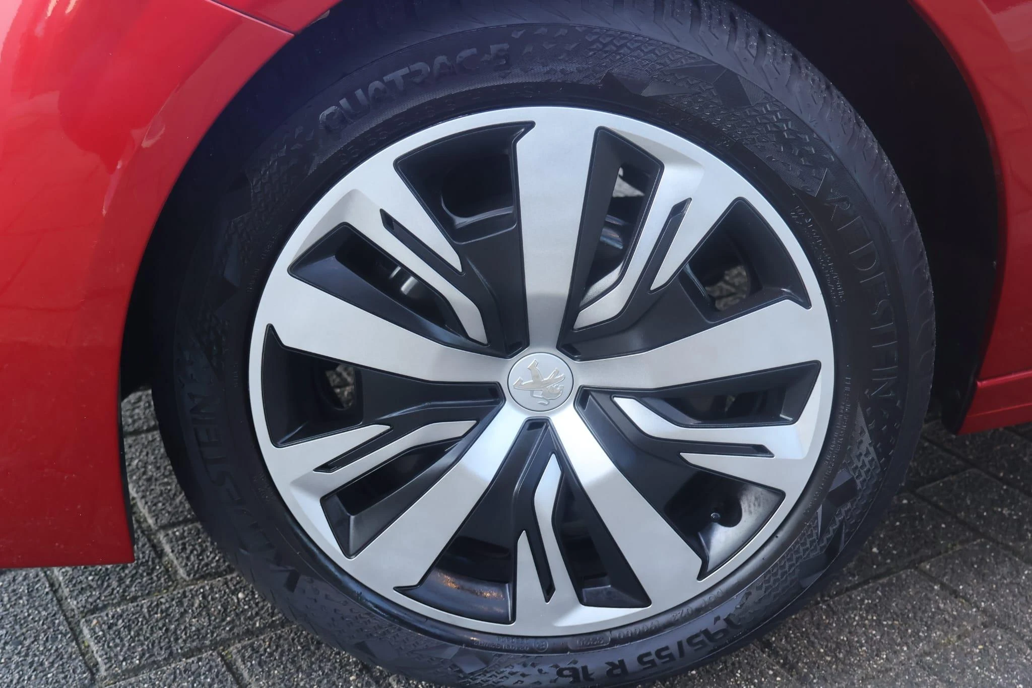Peugeot-208-image-8