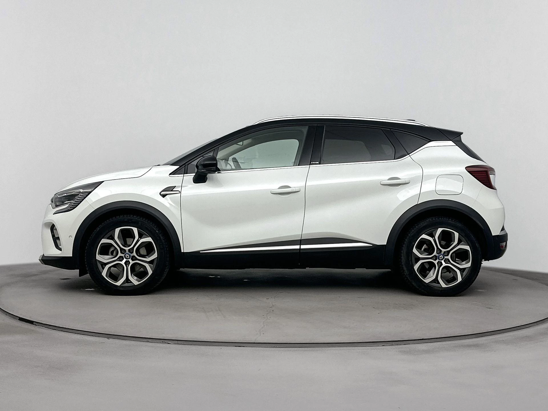 Renault-Captur-image-1