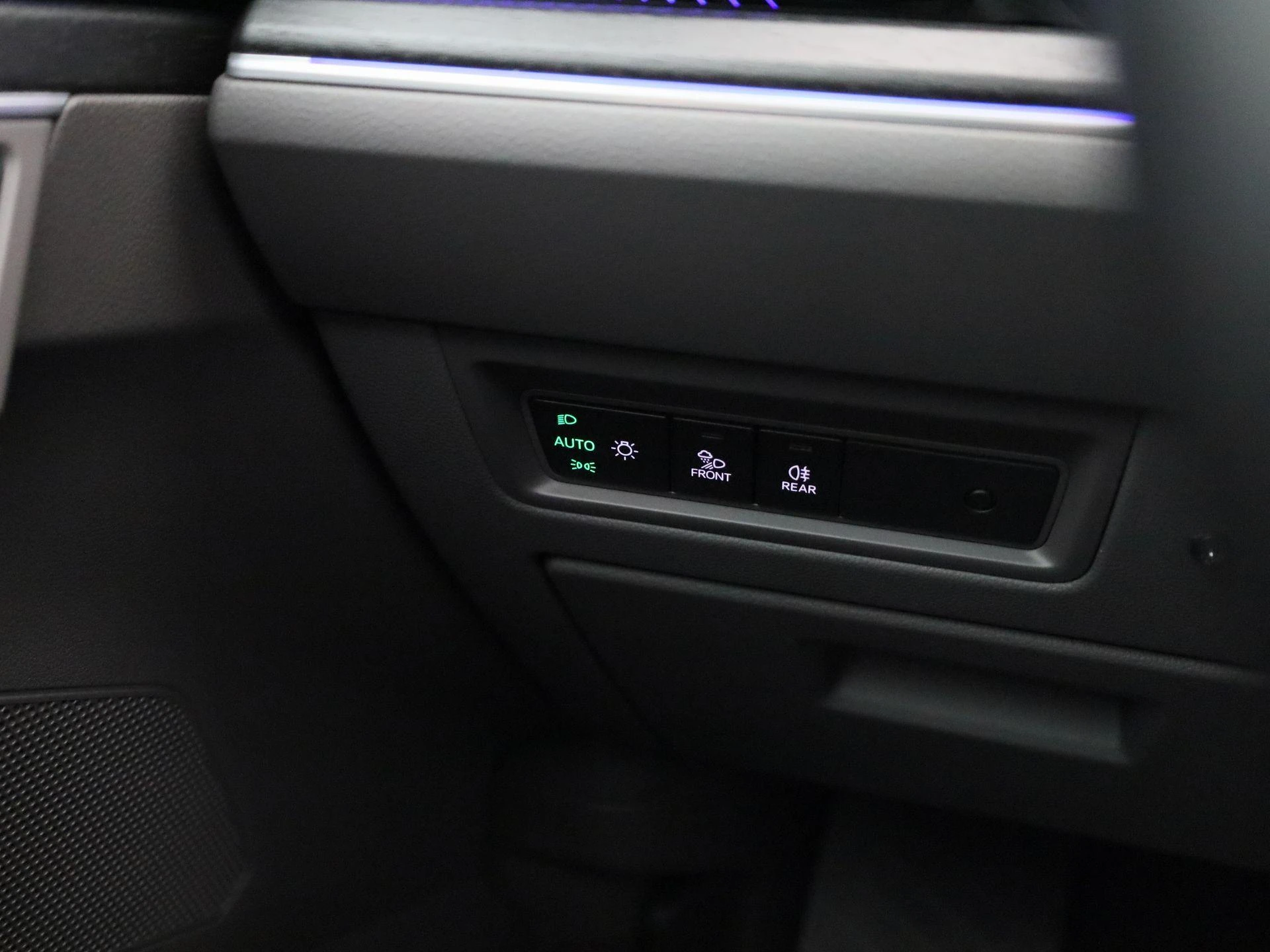 Volkswagen-Touareg-image-23