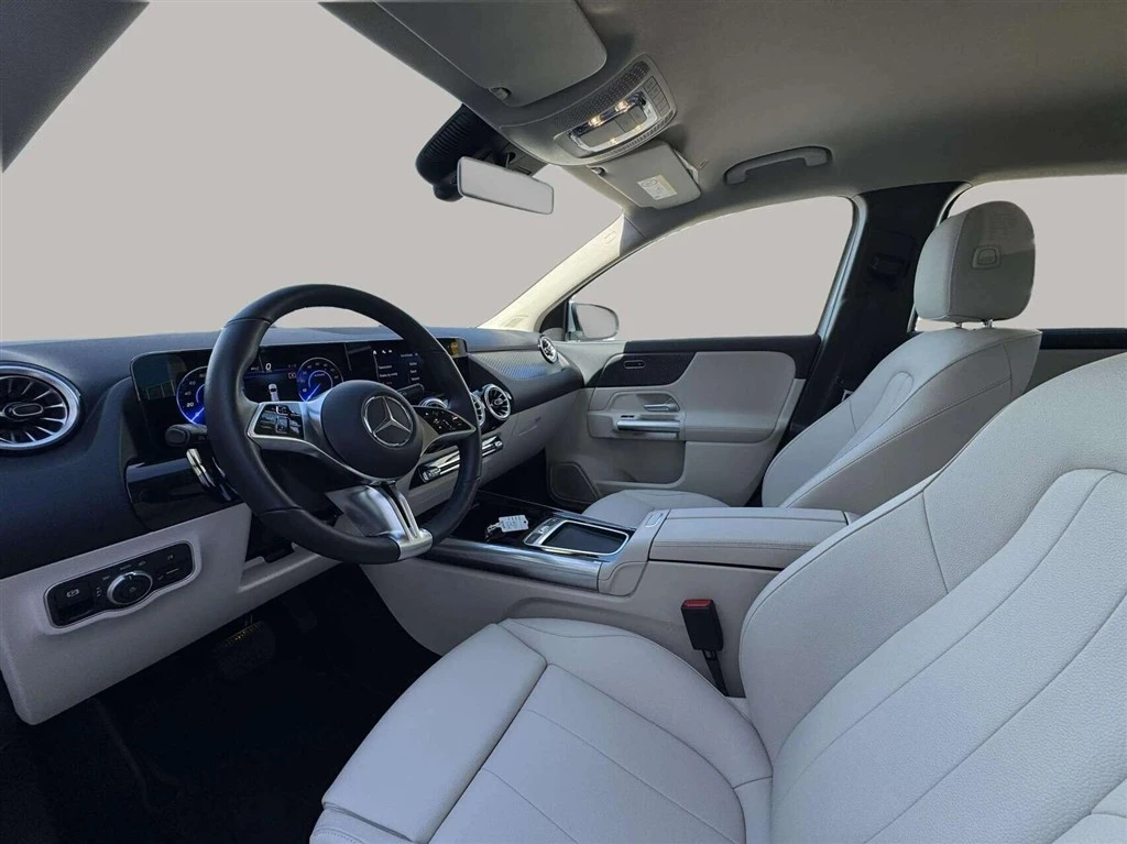 Mercedes-Benz-EQA-image-9