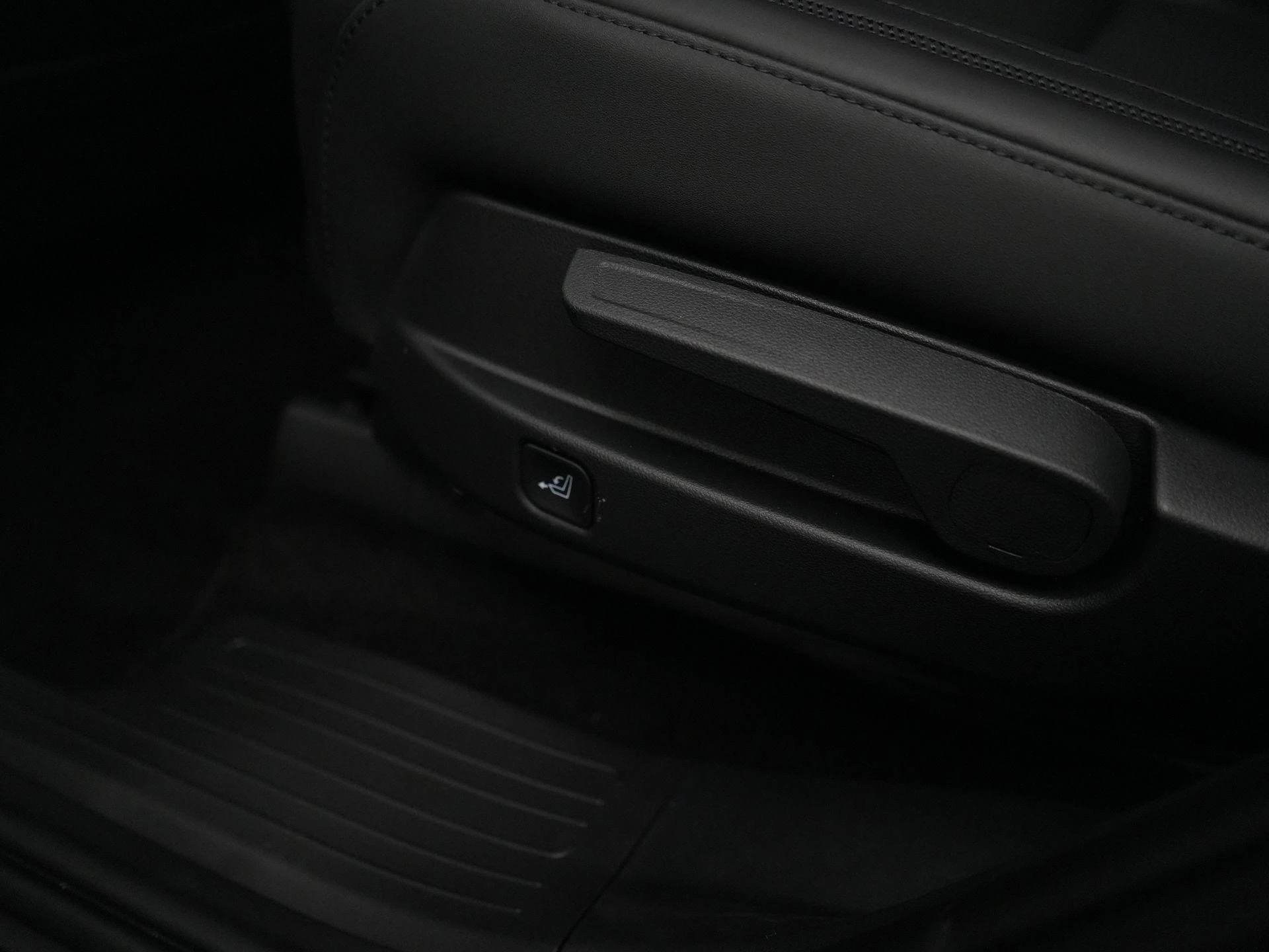 Hyundai-Santa Fe-image-43