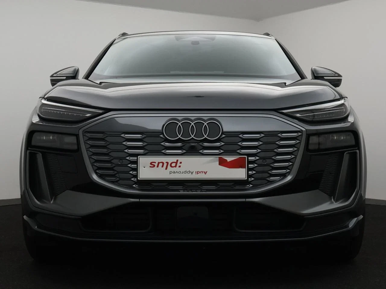 Audi-Q6 e-tron-image-3