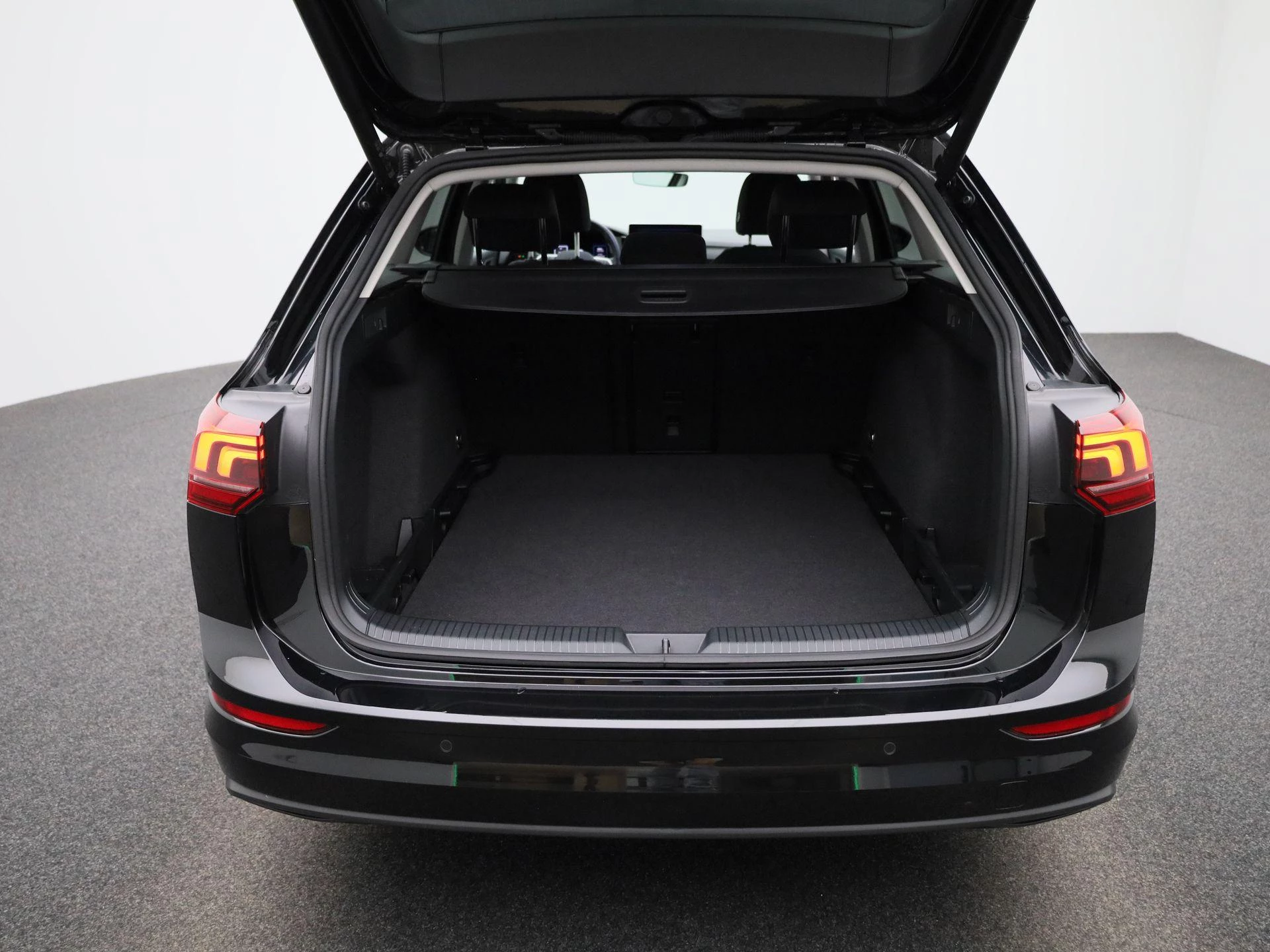 Volkswagen-Golf-image-12