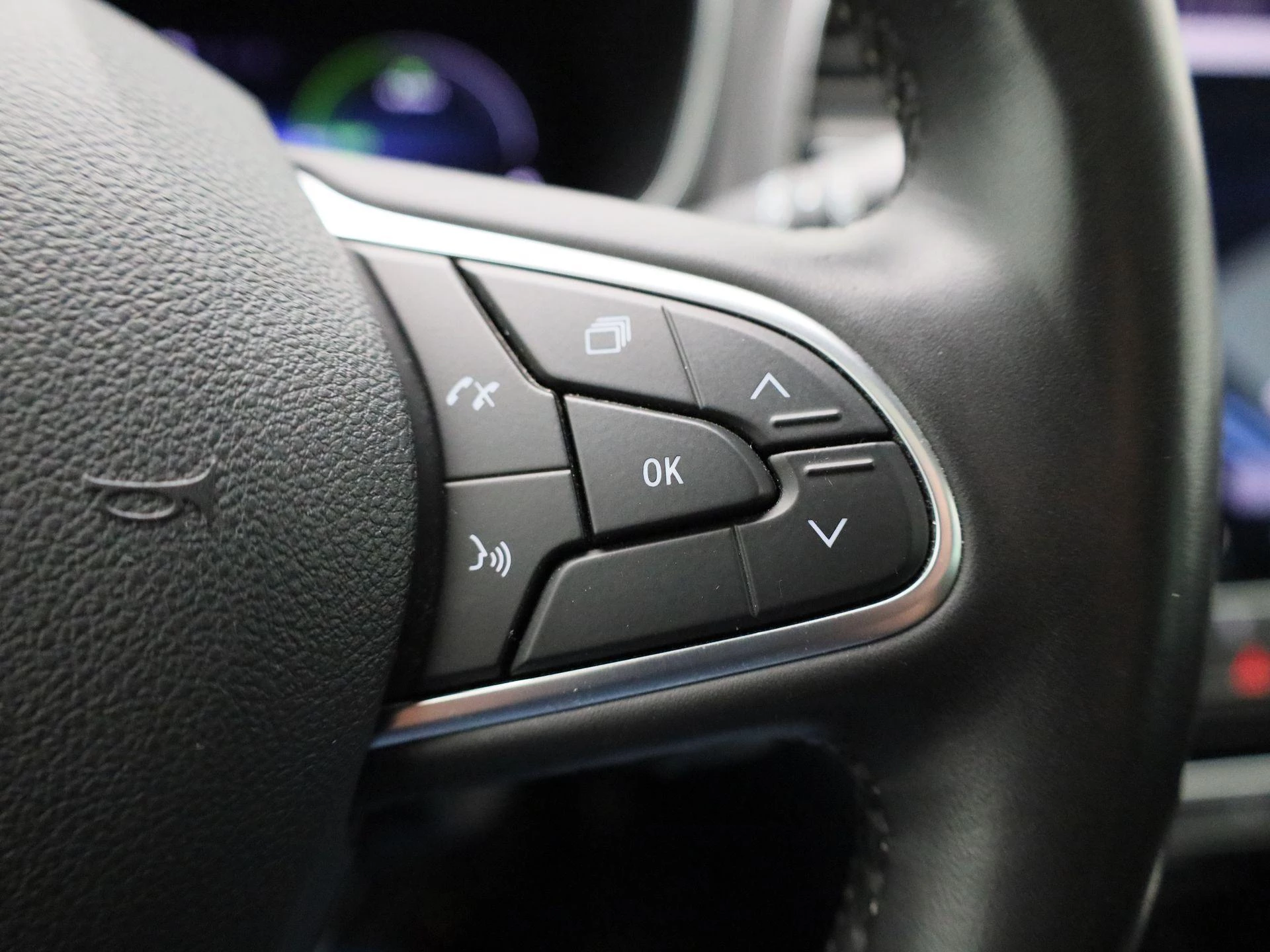 Renault-Megane E-Tech-image-17