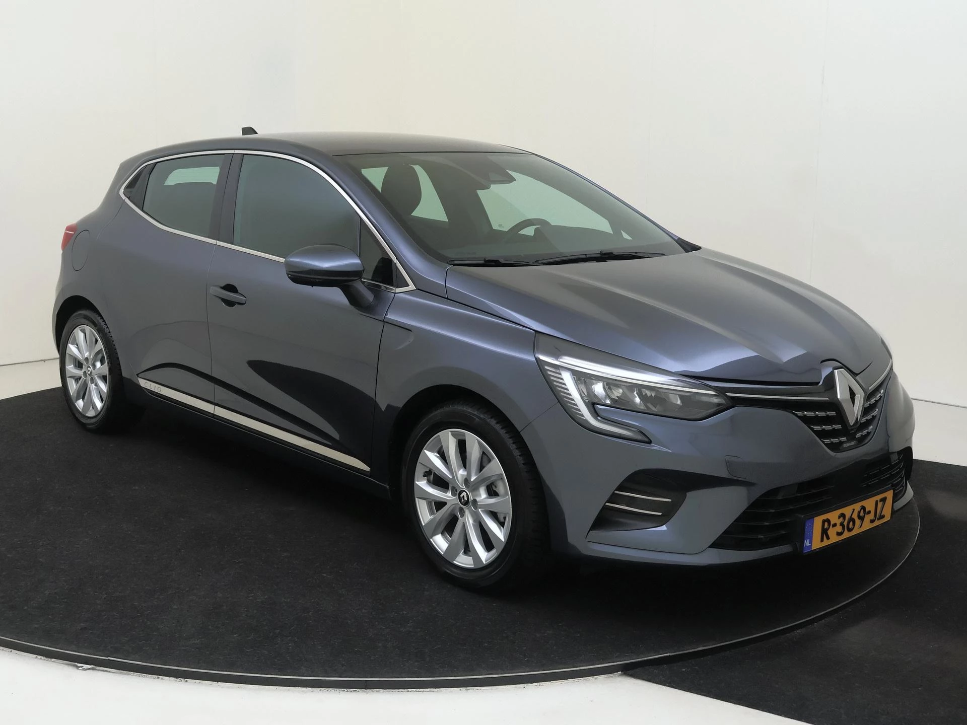 Renault-Clio-image-1