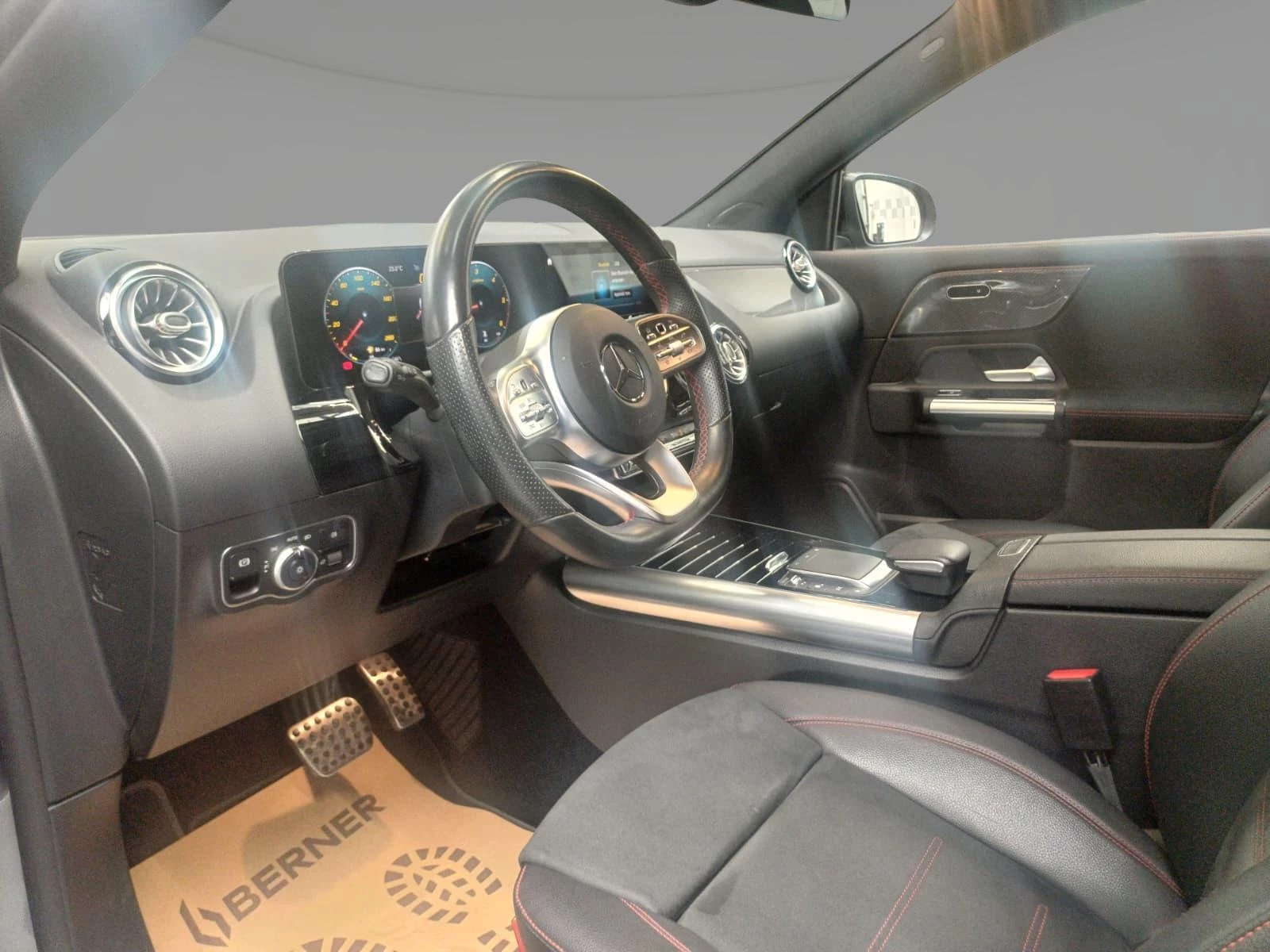 Mercedes-Benz GLA 200 d + AMG LINE + TREKHAAK + CAMERA +