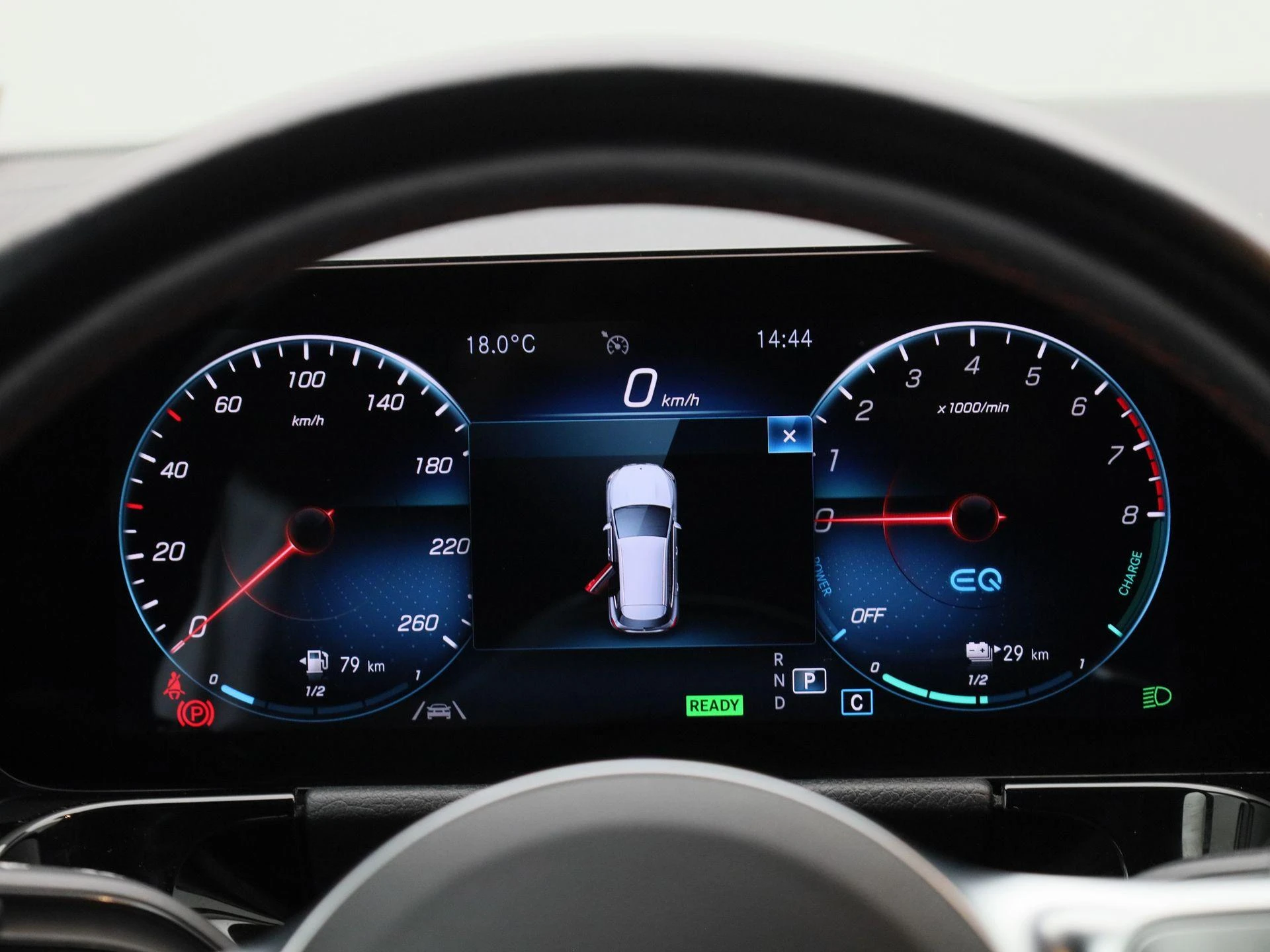 Mercedes-Benz-GLA-image-8