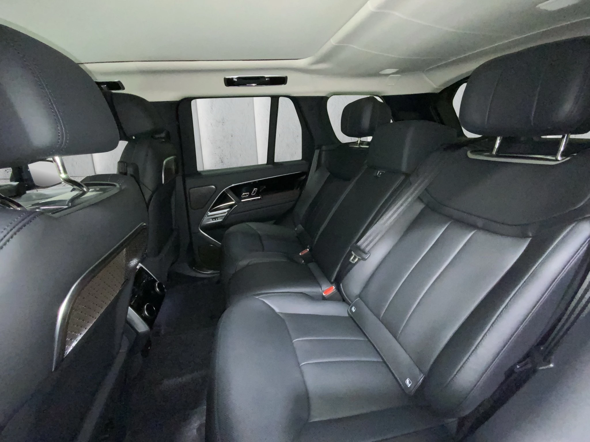 Land Rover-Range Rover-image-10