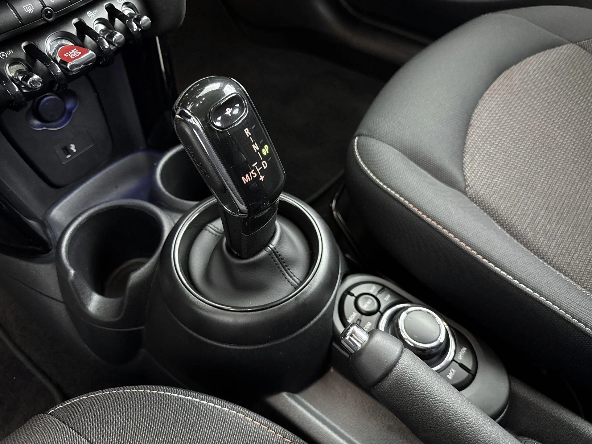 MINI-Cooper-image-13