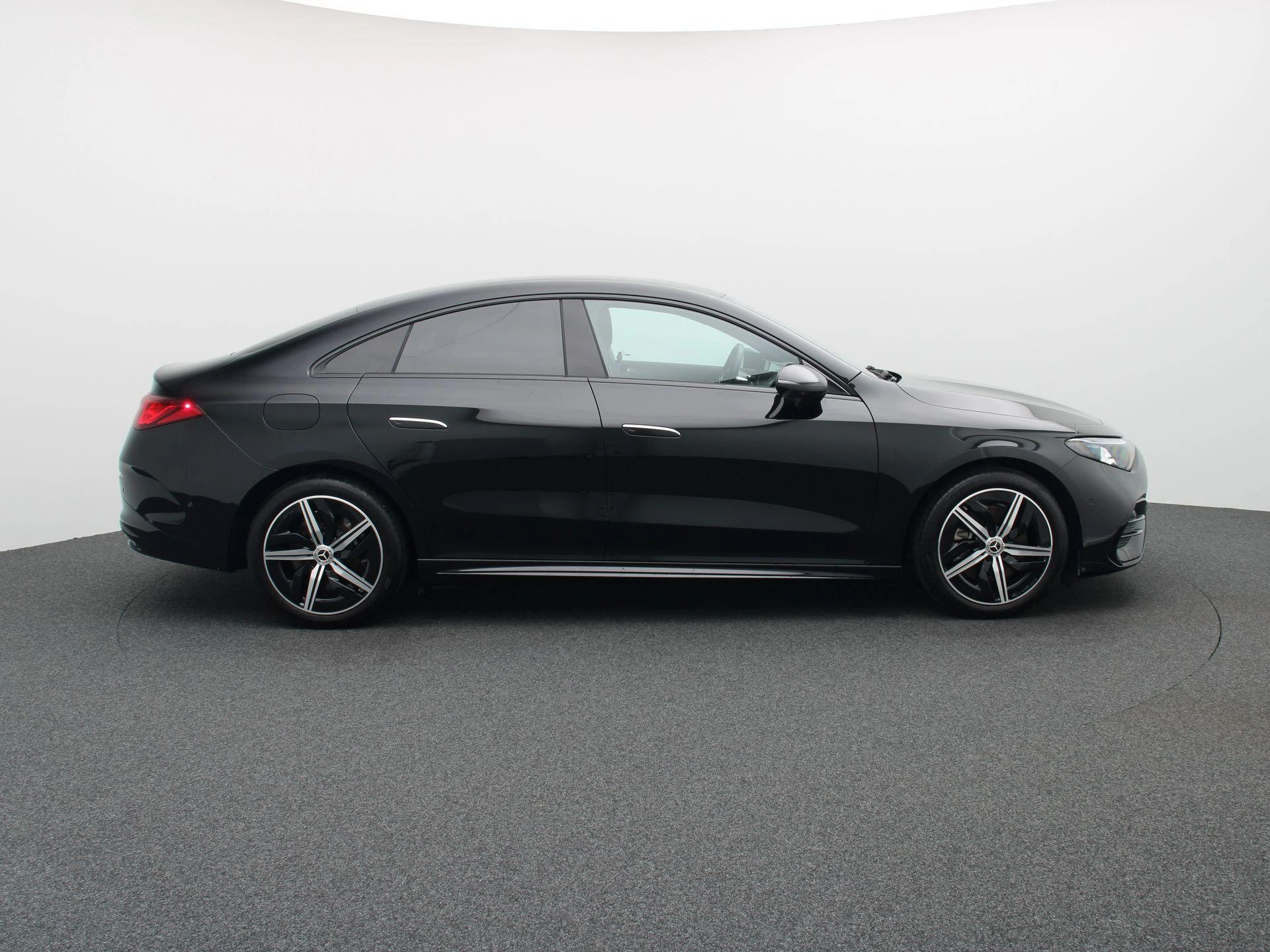 Mercedes-Benz-CLA-image-5