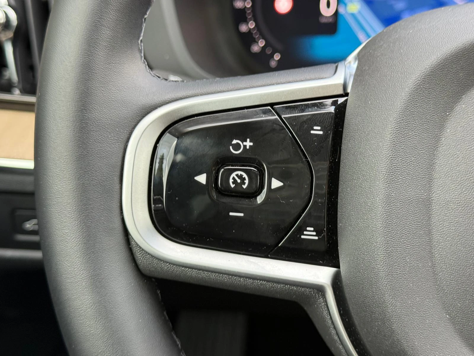 Volvo-XC60-image-15