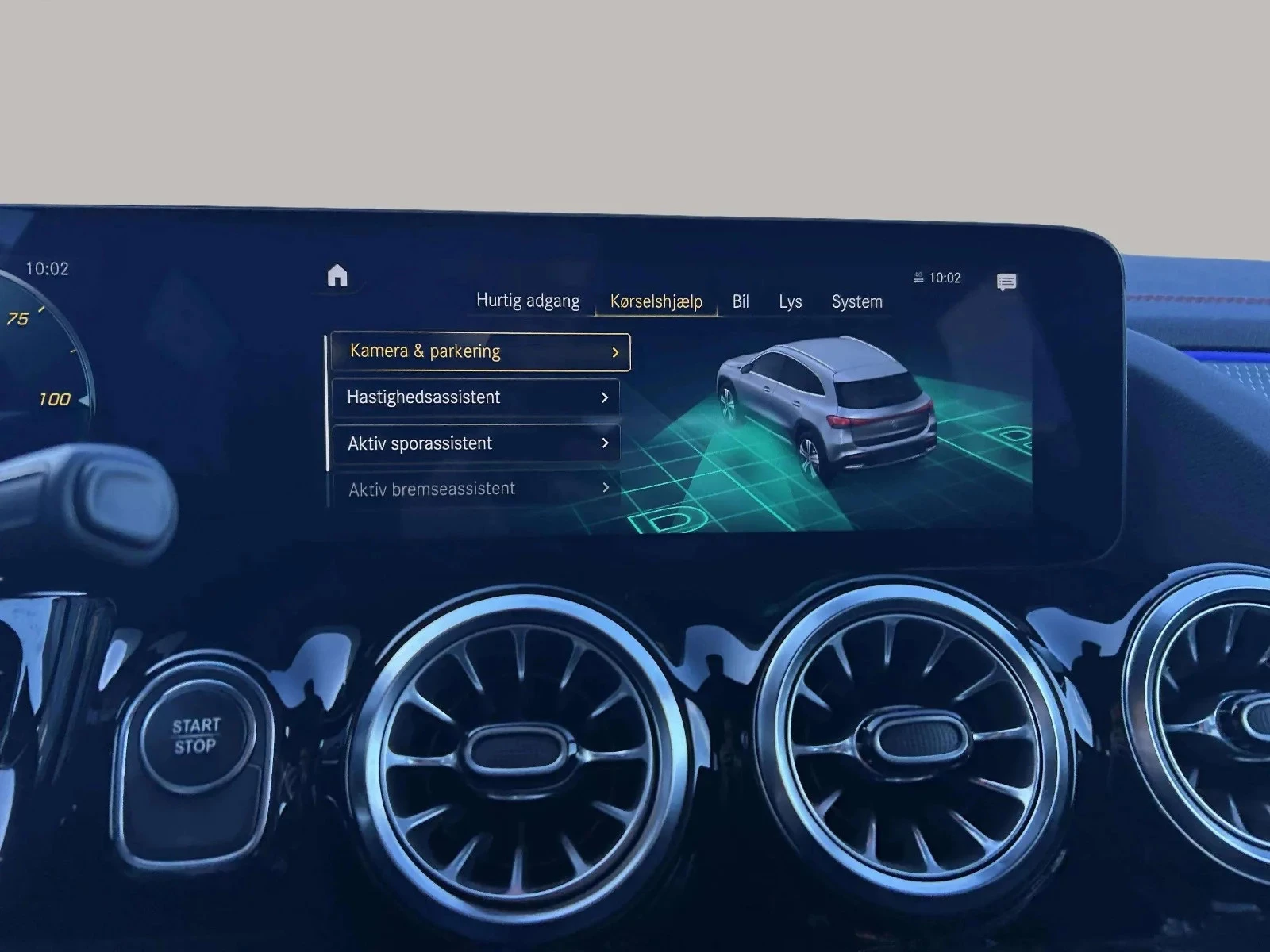 Mercedes-Benz-EQA-image-20