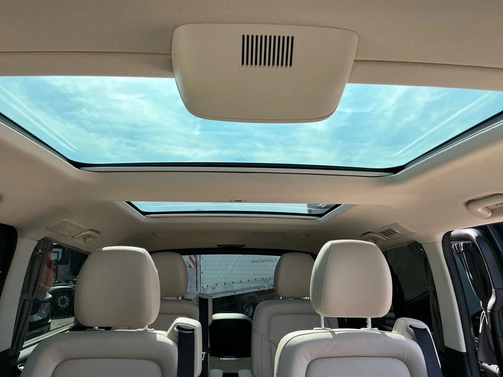 Mercedes-Benz-V-Klasse 300-image-18