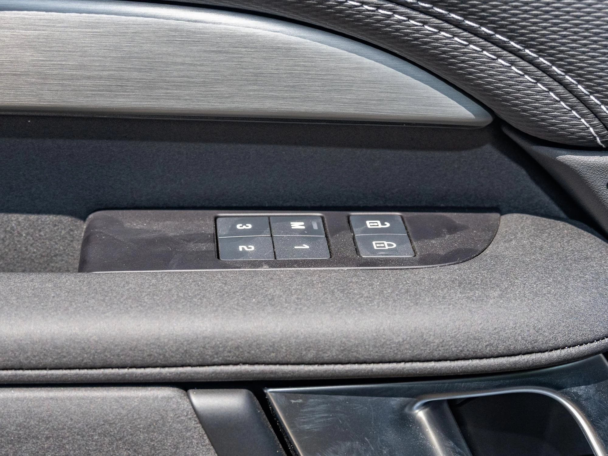 Land Rover-Discovery-image-13