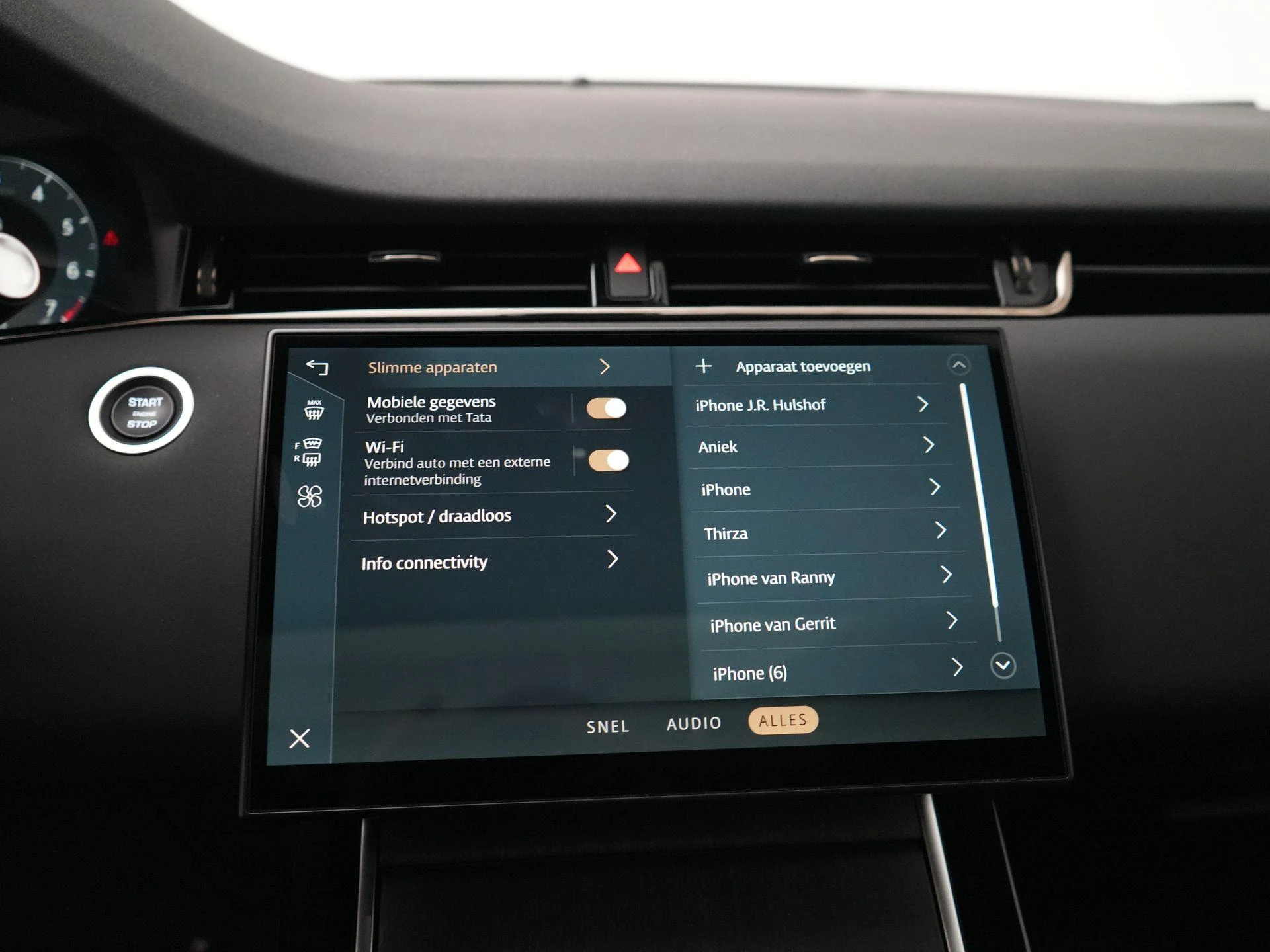 Land Rover-Range Rover Evoque-image-26