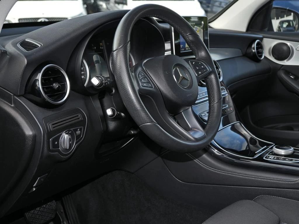 Mercedes-Benz-GLC 250-image-8